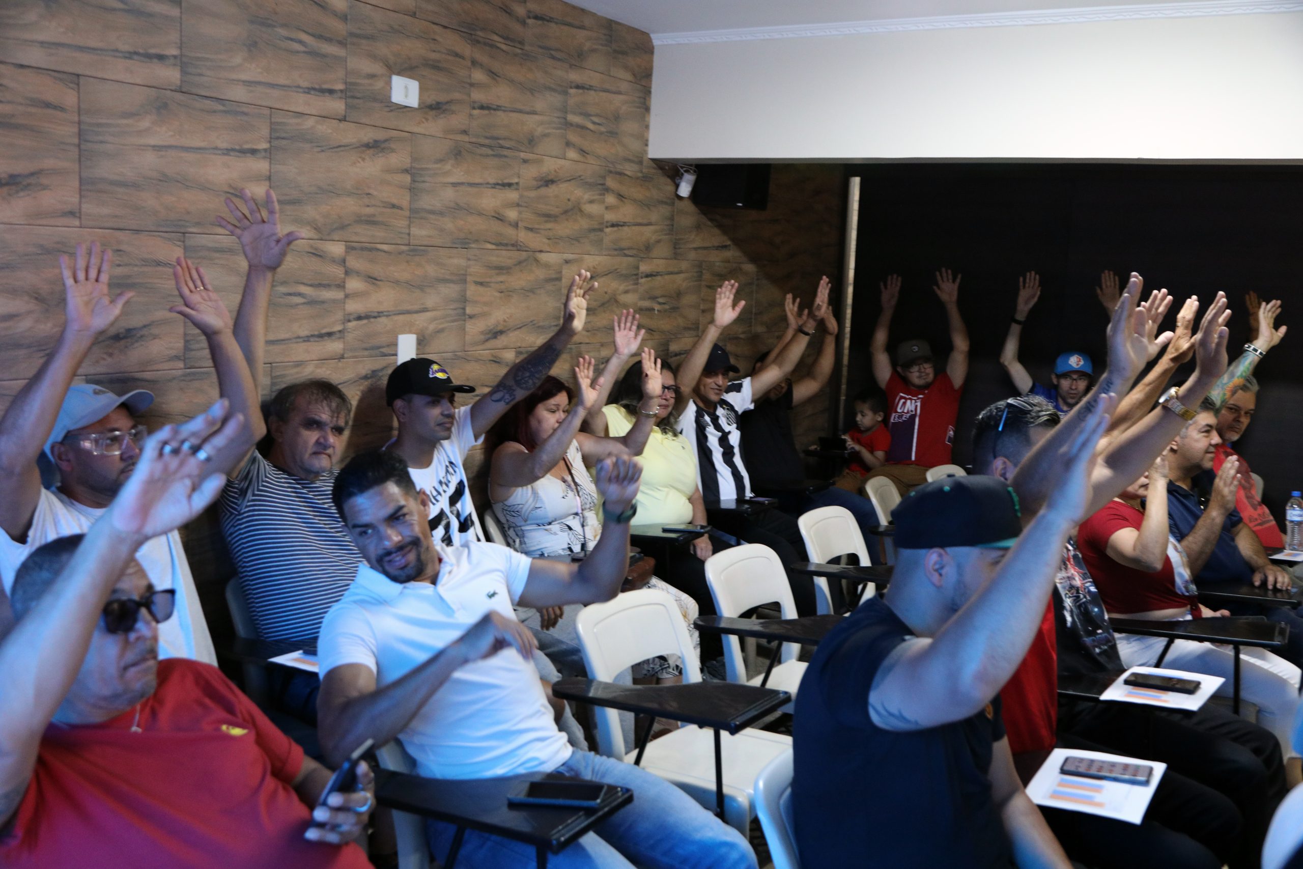 Assembleia de prestação de contas pra categoria química do abc realizada na subsede de Diadema. Rua dos brilhantes, 232 - Centro, Diadema/SP. Fotos Dino Santos. Brasil_17_12_2022.