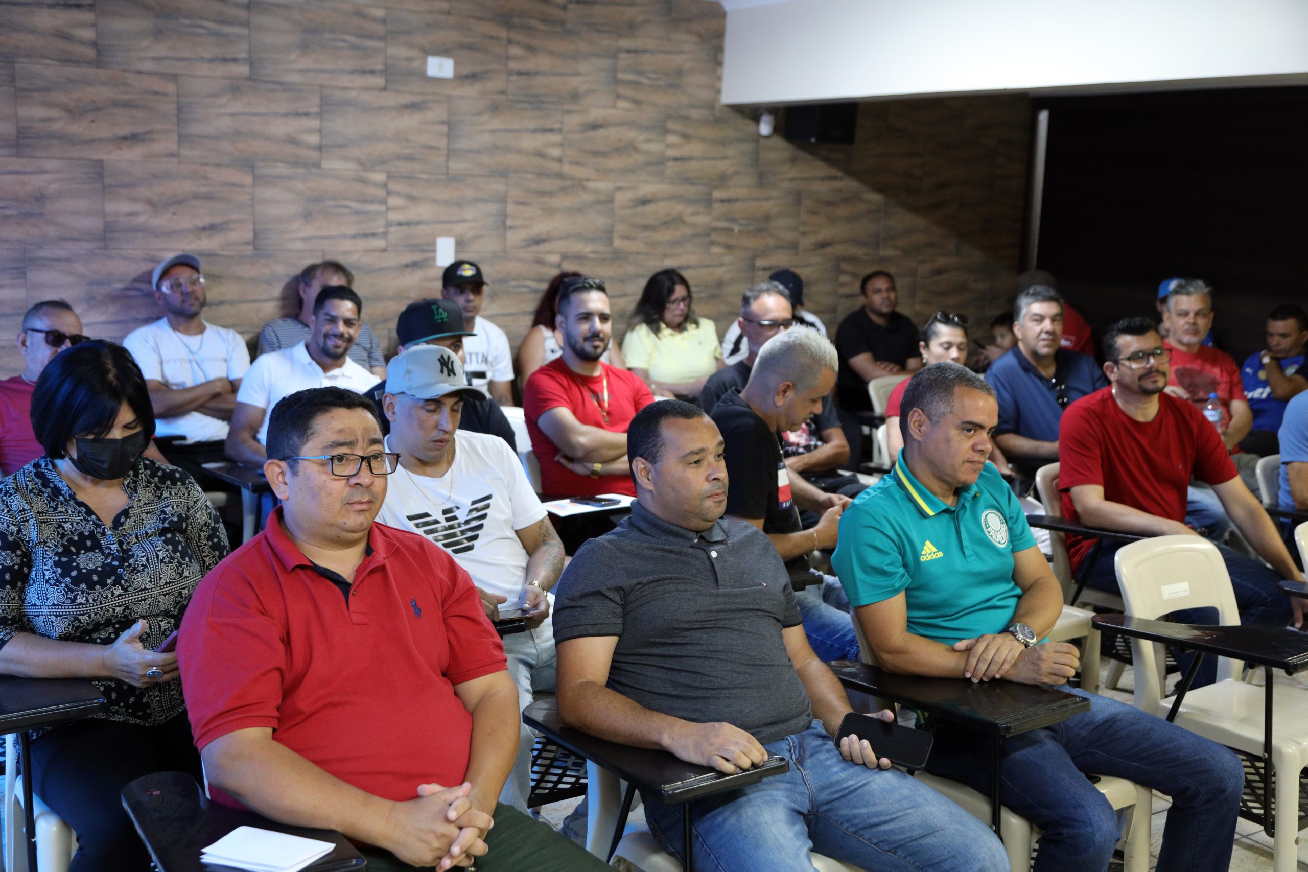 Assembleia de prestação de contas pra categoria química do abc realizada na subsede de Diadema. Rua dos brilhantes, 232 - Centro, Diadema/SP. Fotos Dino Santos. Brasil_17_12_2022.