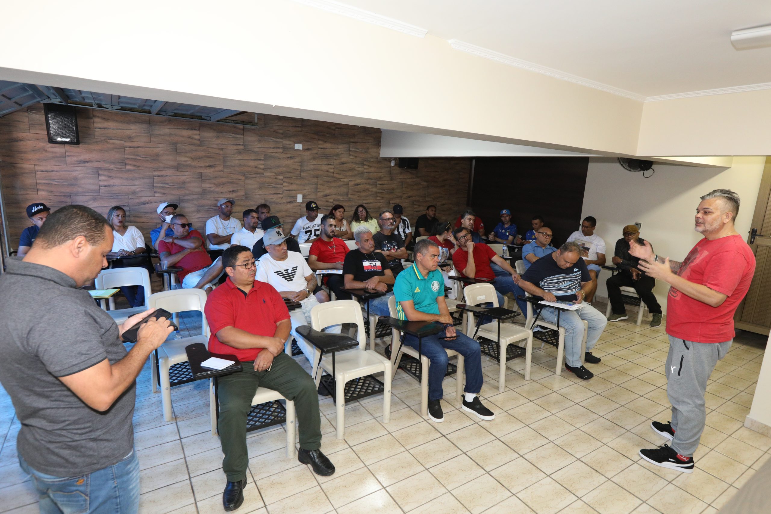 Assembleia de prestação de contas pra categoria química do abc realizada na subsede de Diadema. Rua dos brilhantes, 232 - Centro, Diadema/SP. Fotos Dino Santos. Brasil_17_12_2022.