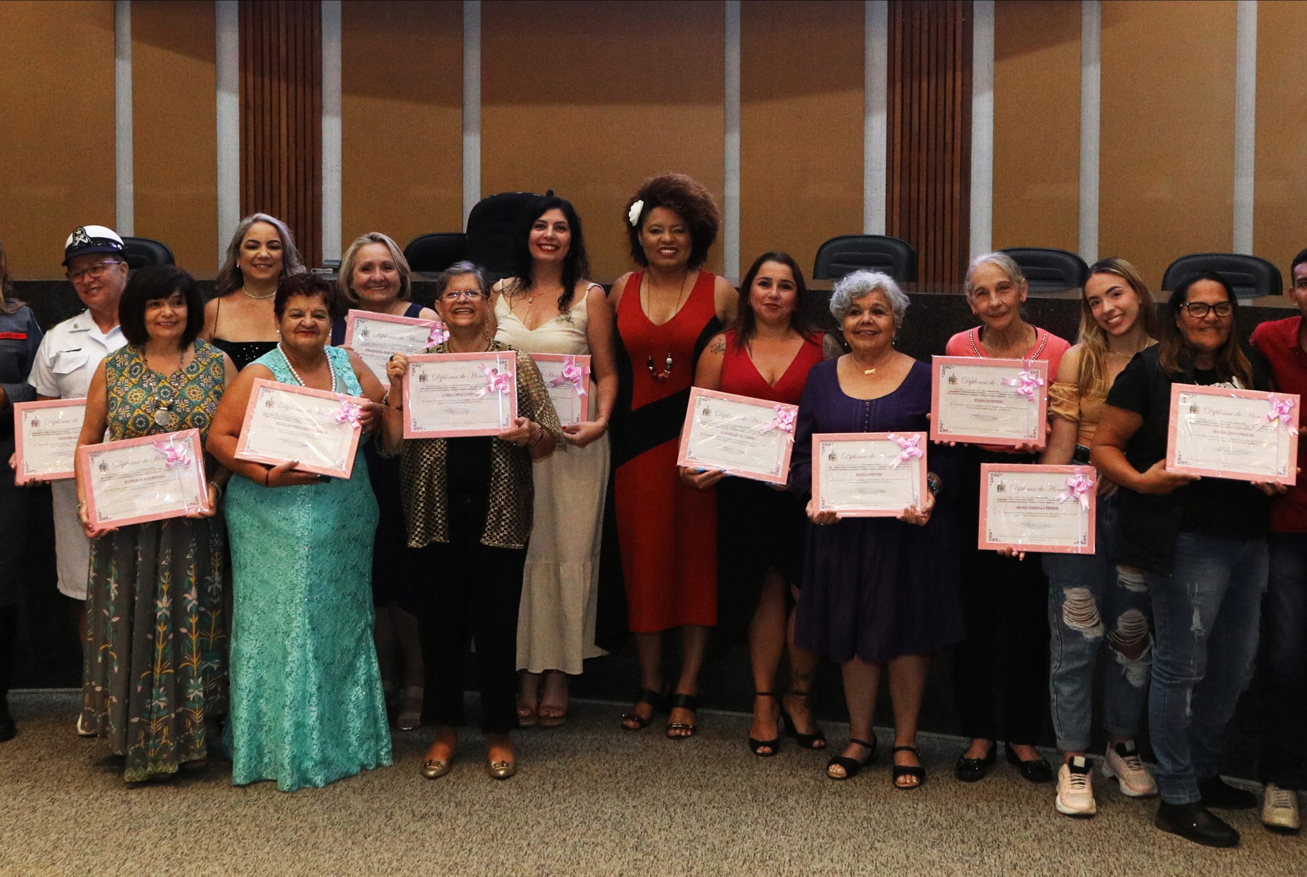 Sessão Solene às Mulheres lutadoras em homenagem ao mês da mulher organizado pela vereadora Ana Nice na Câmara Municipal de São Bernardo do Campo, Palácio João Ramalho- Plenário Tereza Delta. Praça Samuel Sabatini, 50 - Centro,São Bernardo do Campo-SP. Fotos Dino Santos. Brasil_23_03_2023.