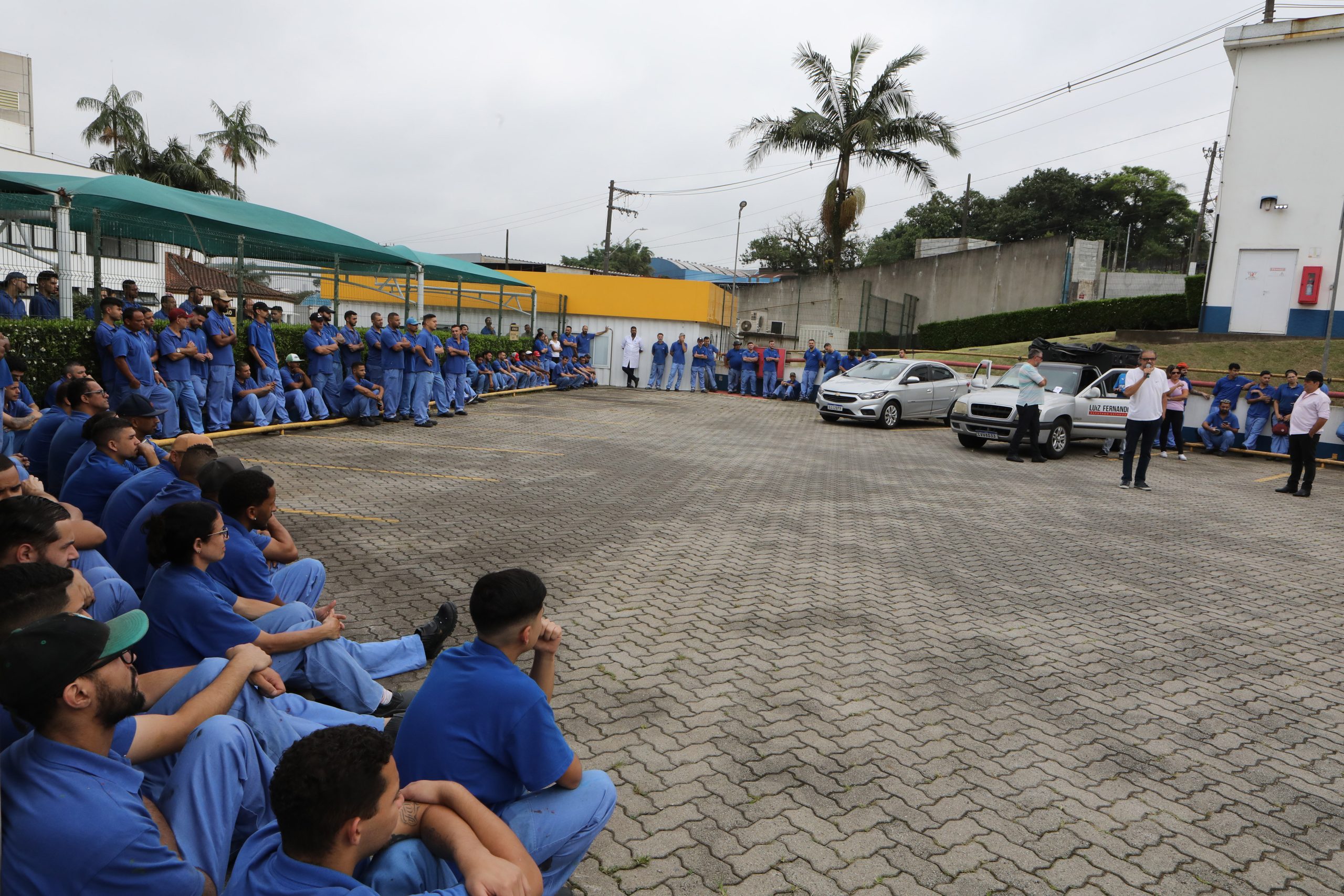 Assembleia na Acrilex   sobre PLR e reajustes. Estrada Galvão Bueno, 5.000 - Batistine, São Bernardo doCampo/SP. Fotos Dino Santos. Brasil_06_12_2023.