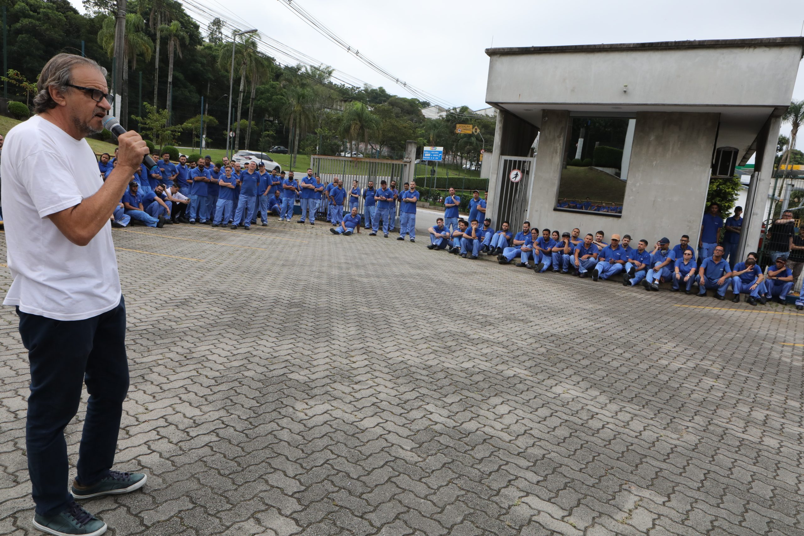 Assembleia na Acrilex   sobre PLR e reajustes. Estrada Galvão Bueno, 5.000 - Batistine, São Bernardo doCampo/SP. Fotos Dino Santos. Brasil_06_12_2023.