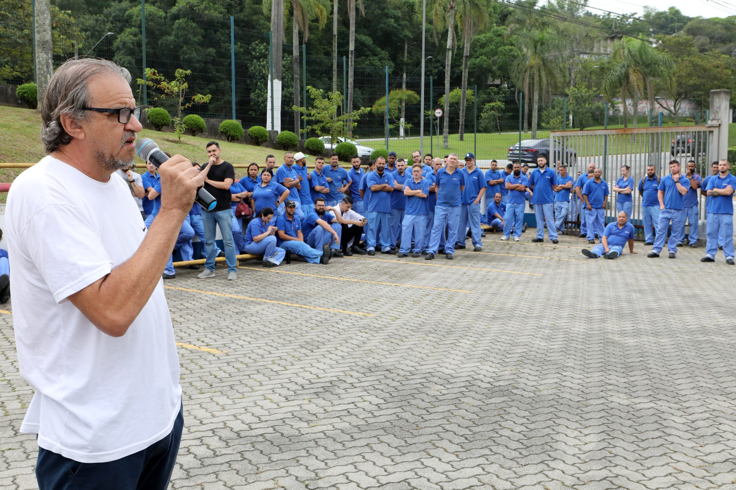 Assembleia na Acrilex   sobre PLR e reajustes. Estrada Galvão Bueno, 5.000 - Batistine, São Bernardo doCampo/SP. Fotos Dino Santos. Brasil_06_12_2023.