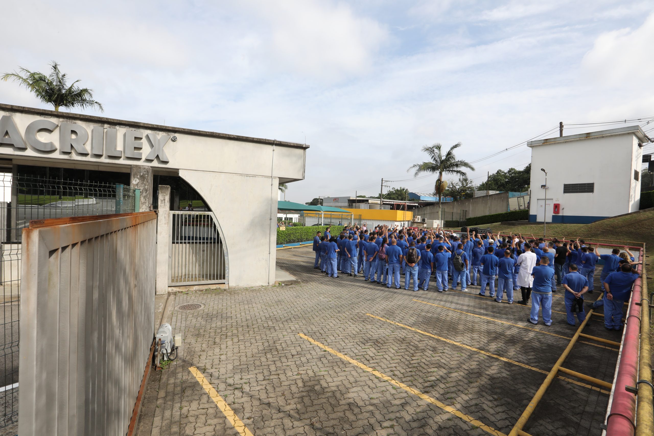 Assembleia na Acrilex   sobre PLR e reajustes. Estrada Galvão Bueno, 5.000 - Batistine, São Bernardo doCampo/SP. Fotos Dino Santos. Brasil_06_12_2023.