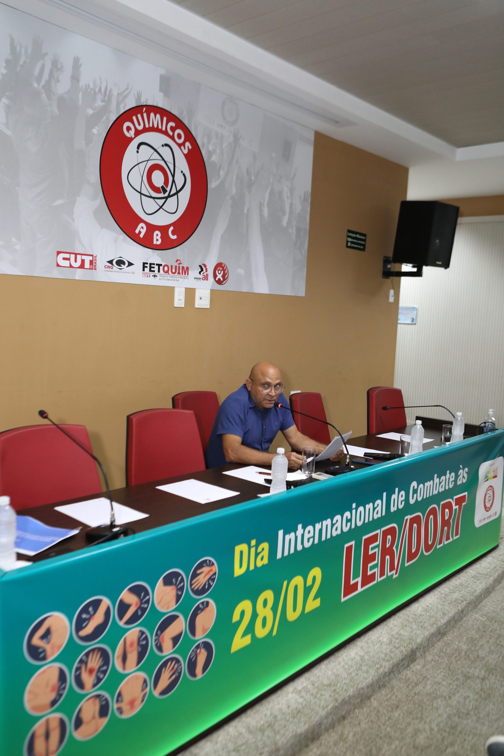 Mesa de debate sobre a LER/DORT realizado no Sindicato dos Químicos do ABC. Rua Senador Fláquer, 813 - Centro, Santo André - SP. Fotos Dino Santos.