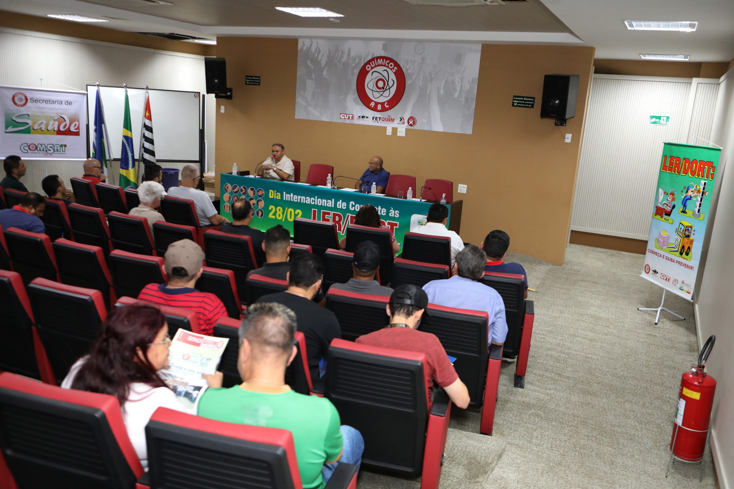 Mesa de debate sobre a LER/DORT realizado no Sindicato dos Químicos do ABC. Rua Senador Fláquer, 813 - Centro, Santo André - SP. Fotos Dino Santos.