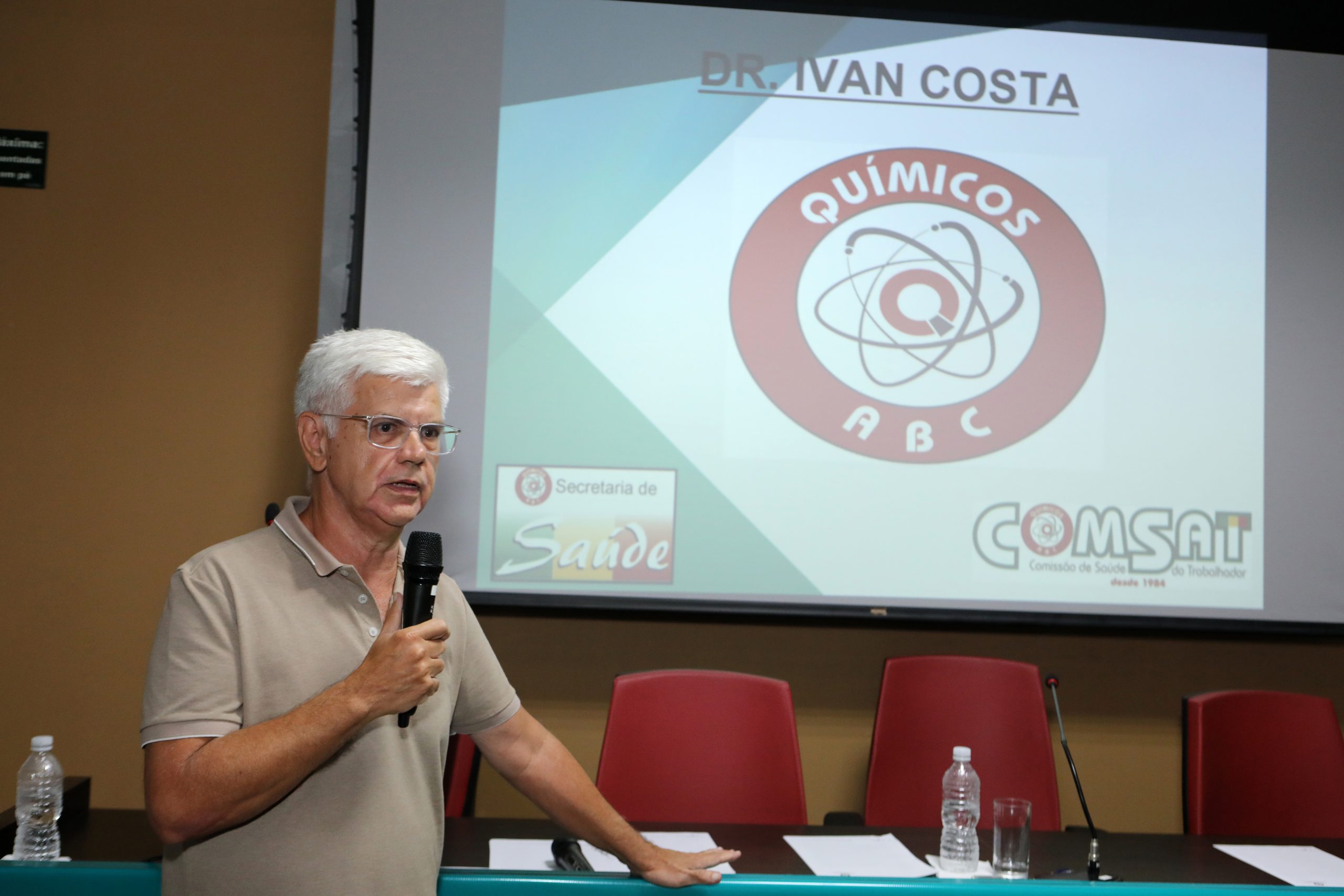 Mesa de debate sobre a LER/DORT realizado no Sindicato dos Químicos do ABC. Rua Senador Fláquer, 813 - Centro, Santo André - SP. Fotos Dino Santos.