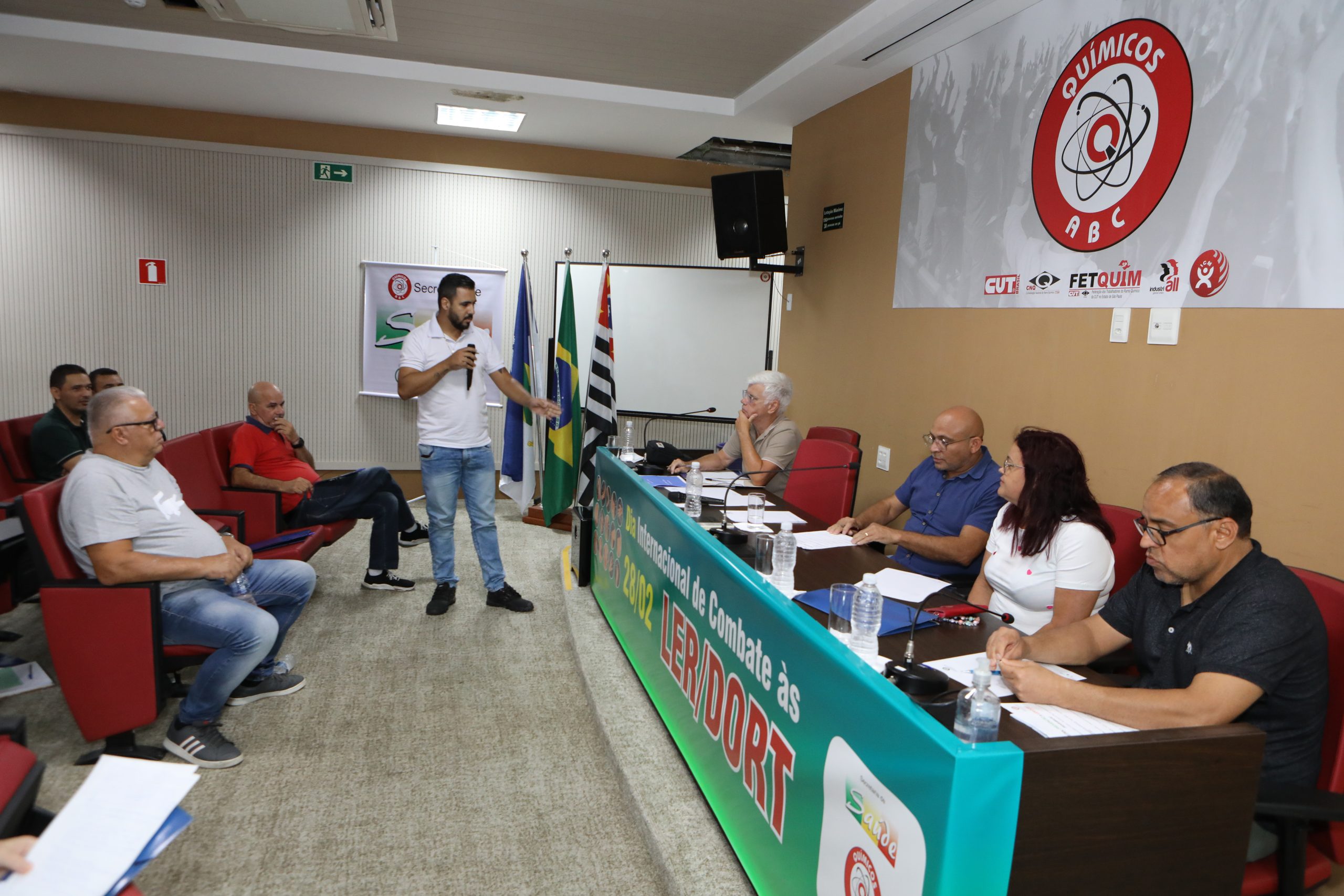 Mesa de debate sobre a LER/DORT realizado no Sindicato dos Químicos do ABC. Rua Senador Fláquer, 813 - Centro, Santo André - SP. Fotos Dino Santos.