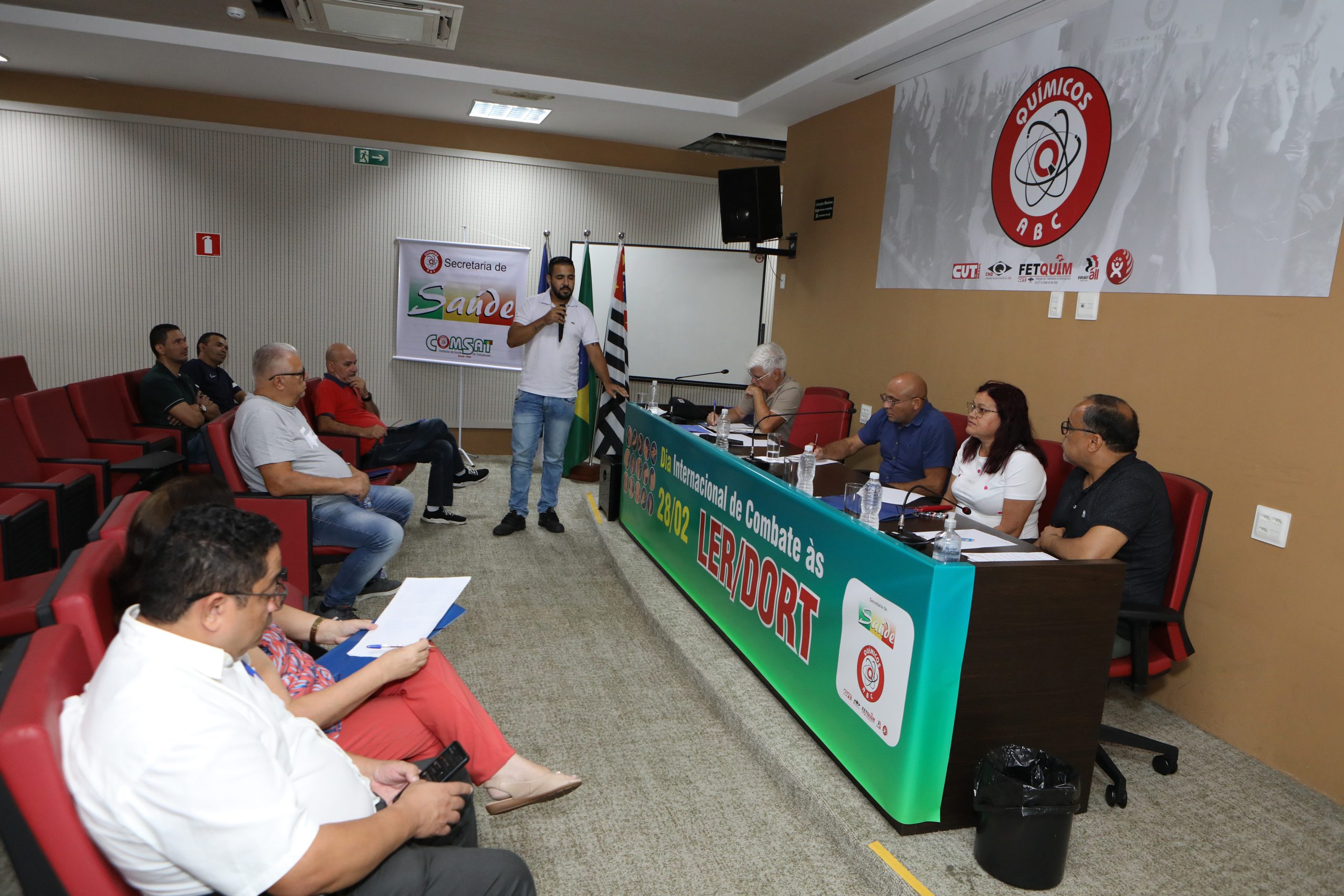 Mesa de debate sobre a LER/DORT realizado no Sindicato dos Químicos do ABC. Rua Senador Fláquer, 813 - Centro, Santo André - SP. Fotos Dino Santos.