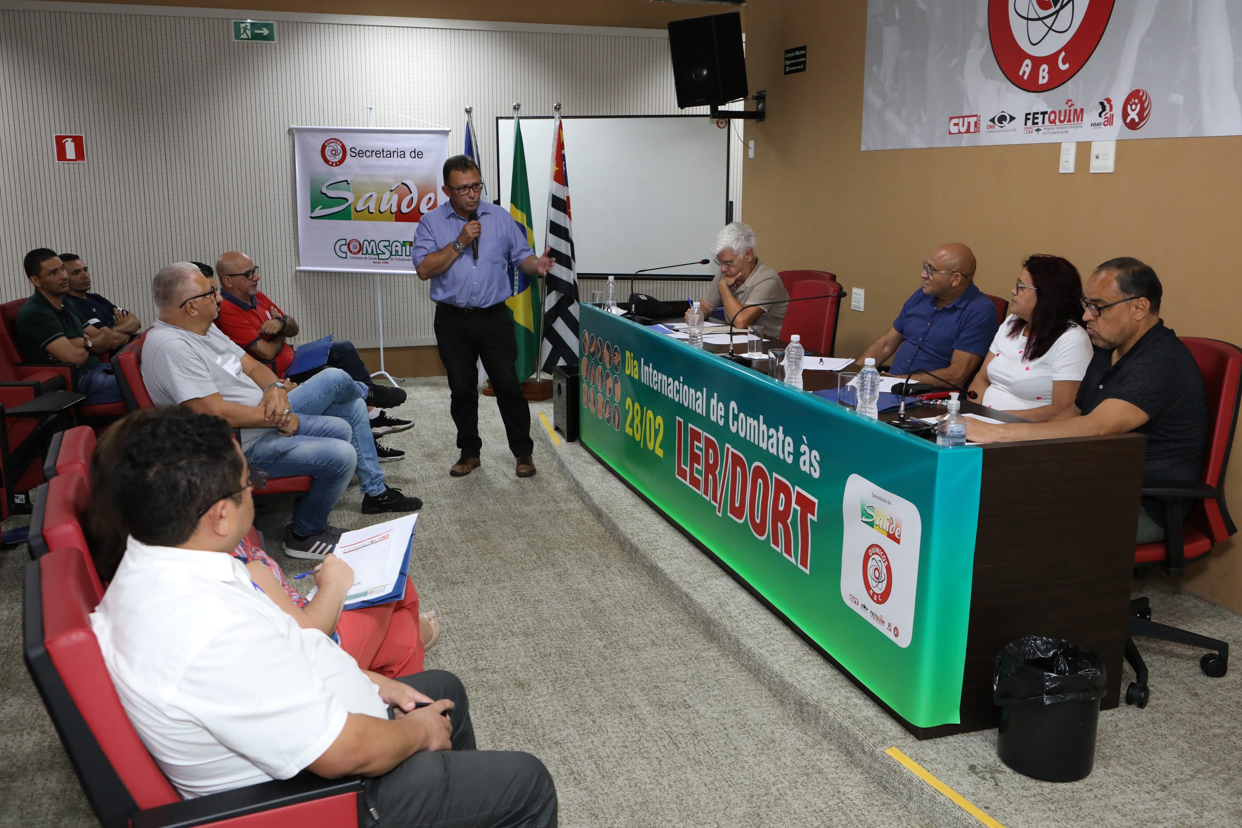 Mesa de debate sobre a LER/DORT realizado no Sindicato dos Químicos do ABC. Rua Senador Fláquer, 813 - Centro, Santo André - SP. Fotos Dino Santos.