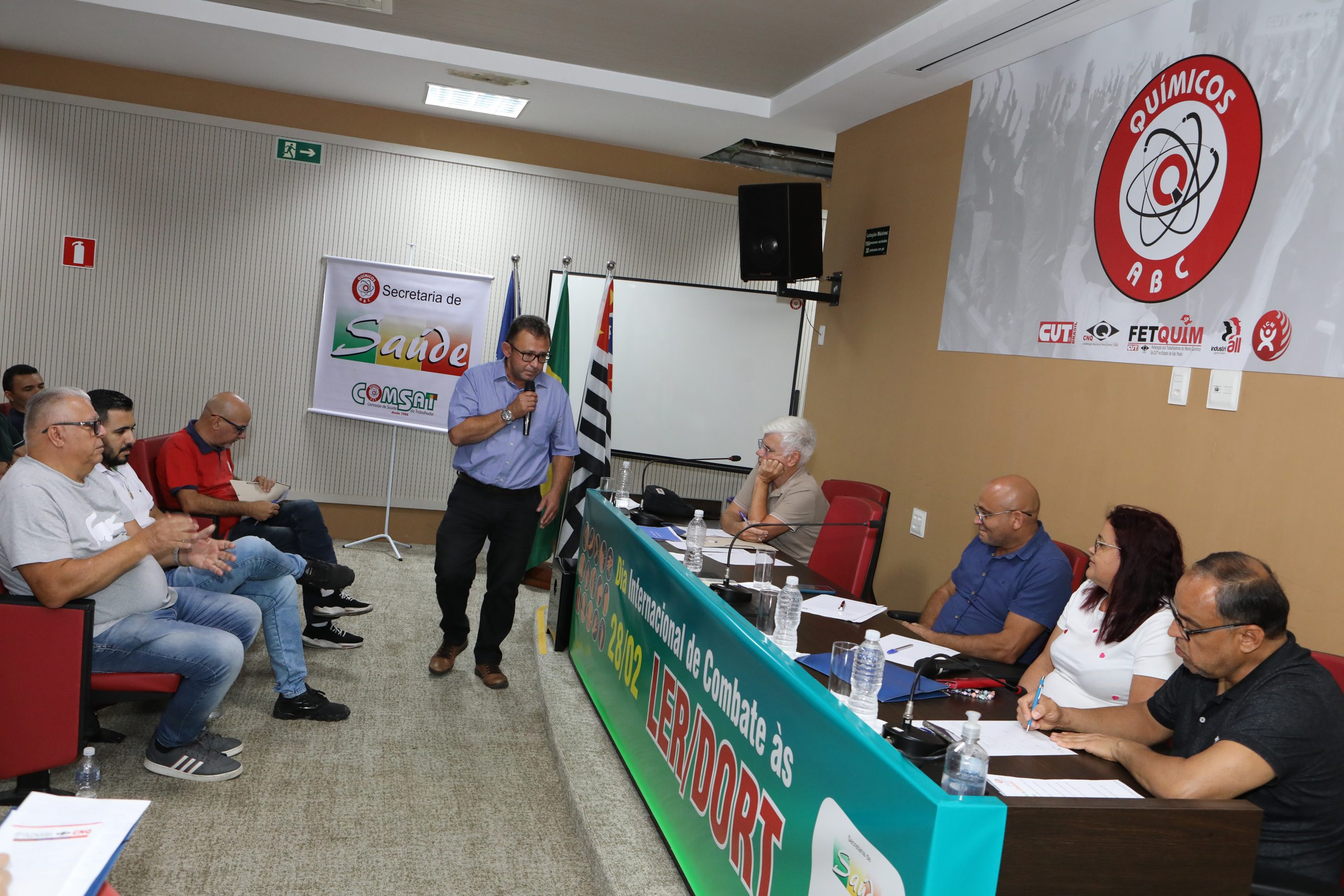 Mesa de debate sobre a LER/DORT realizado no Sindicato dos Químicos do ABC. Rua Senador Fláquer, 813 - Centro, Santo André - SP. Fotos Dino Santos.