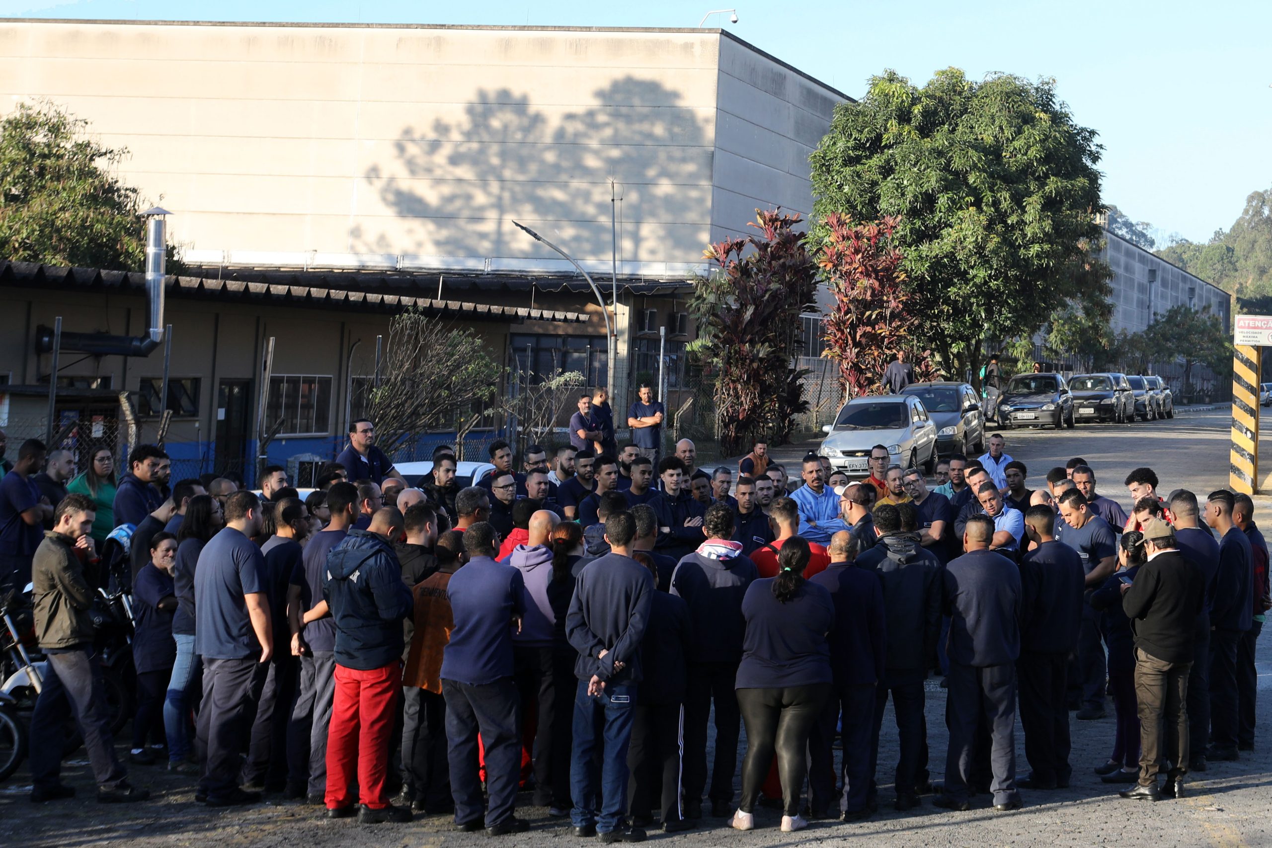 Assembleia sobre plano de saúde e cesta básica com os trabalhadores da Sankonfort Colhões  - Estrada Sadae Takagi, 1.500, Módulo 3 Galpão 2 – Bairro Cooperativa – São Bernardo do Campo / SP. Fotos Dino Santos. Brasil_13_06_2024