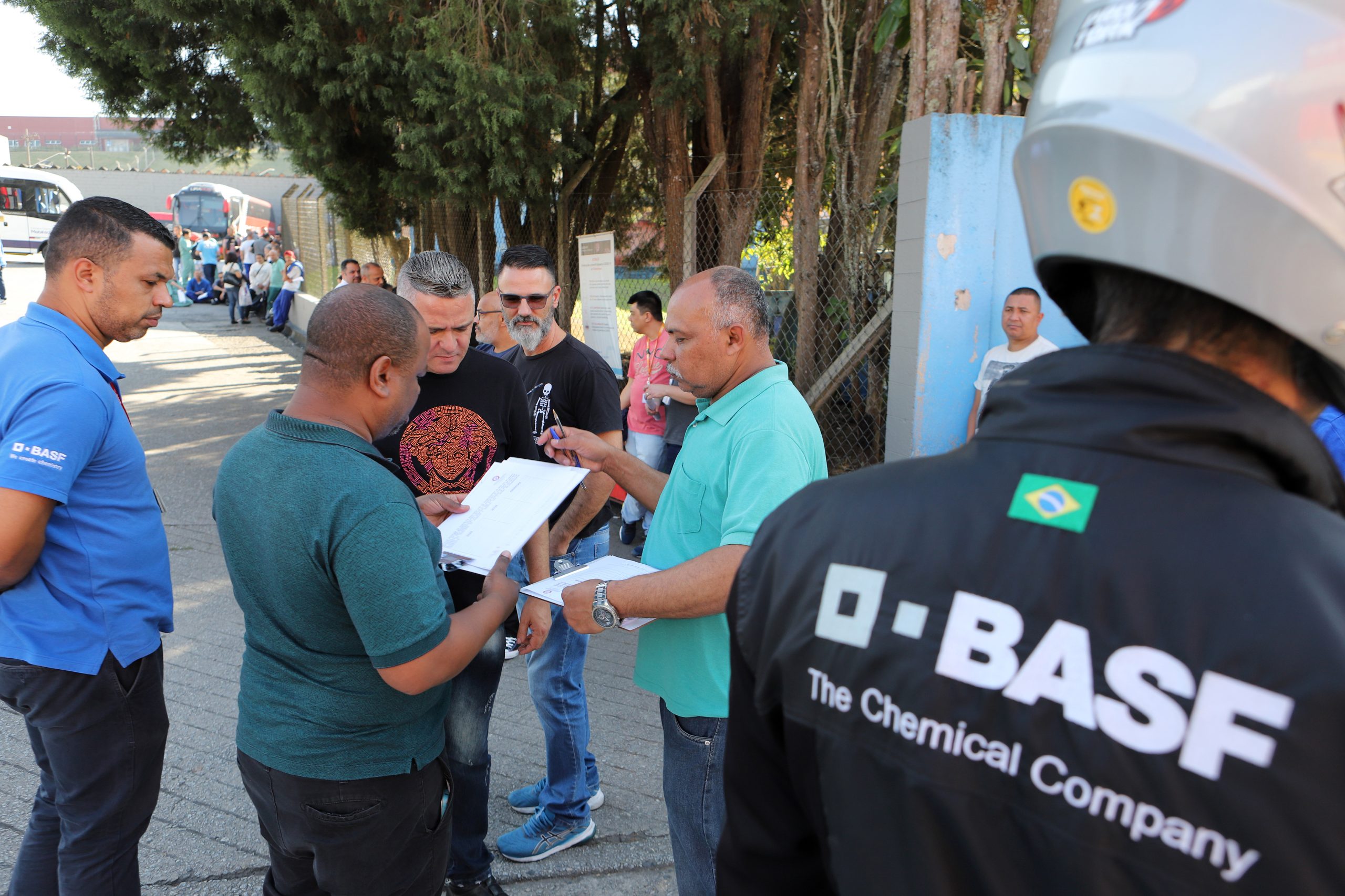 BASF assembleia para esclarecer os trabalhadores sobre as propostas apresentada pela empresa na mesa de negociação no Ministério do Trabalho e Emprego - MTE. em São Paulo - SP. Fotos Dino Santos. Brasil_12_06_2024.