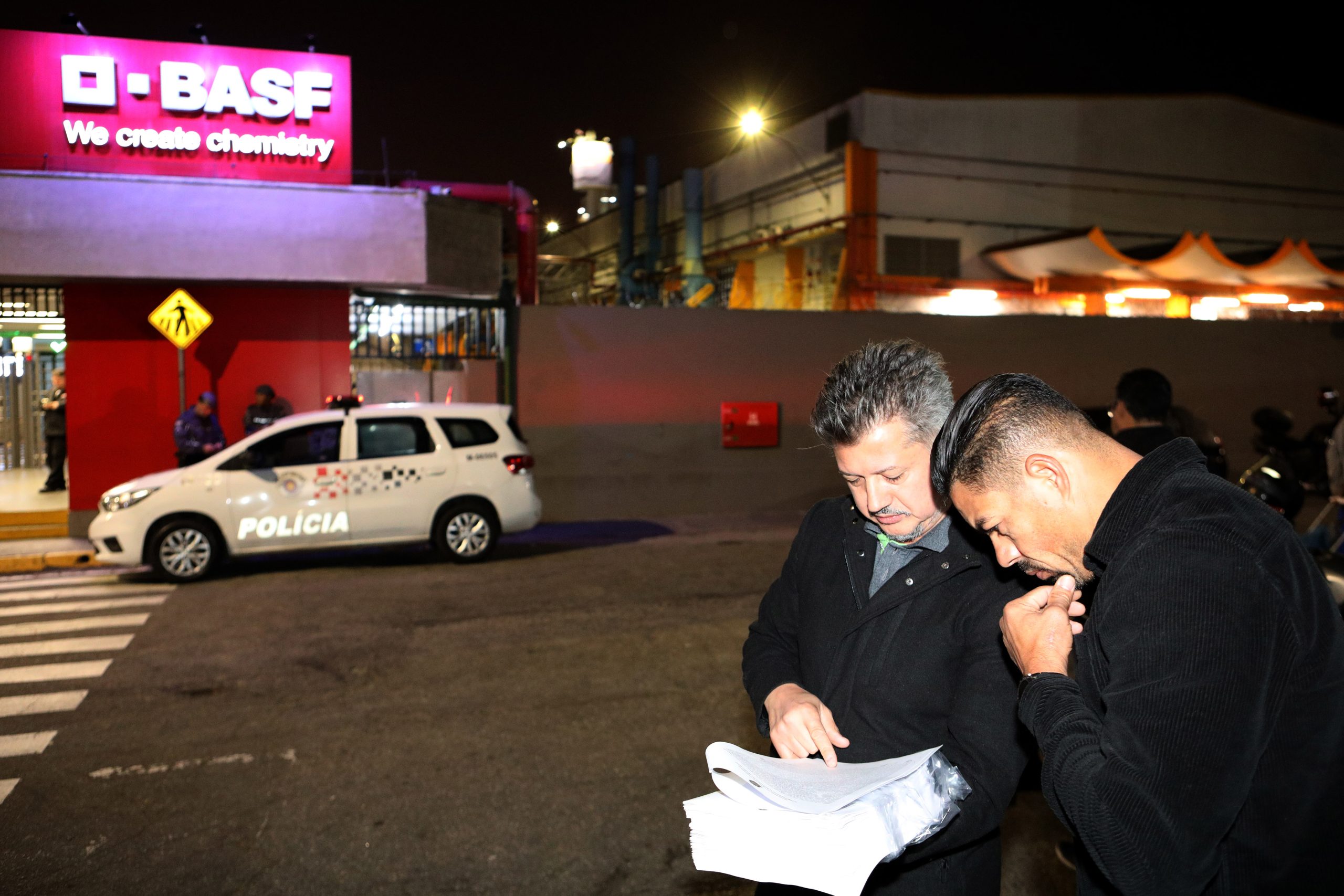 Ato de apoio à luta dos trabalhadores e trabalhadoras do Setor de Tintas Automotivas da BASF Demarchi com a participação de dirigentes internacionais da América do Sul e vários sindicatos da região, como Gráficos e Metalúrgicos, além das Federações Químicas e Metalúrgica de SP e CNQ. Fotos Dino Santos. Brasil_21_06_2024