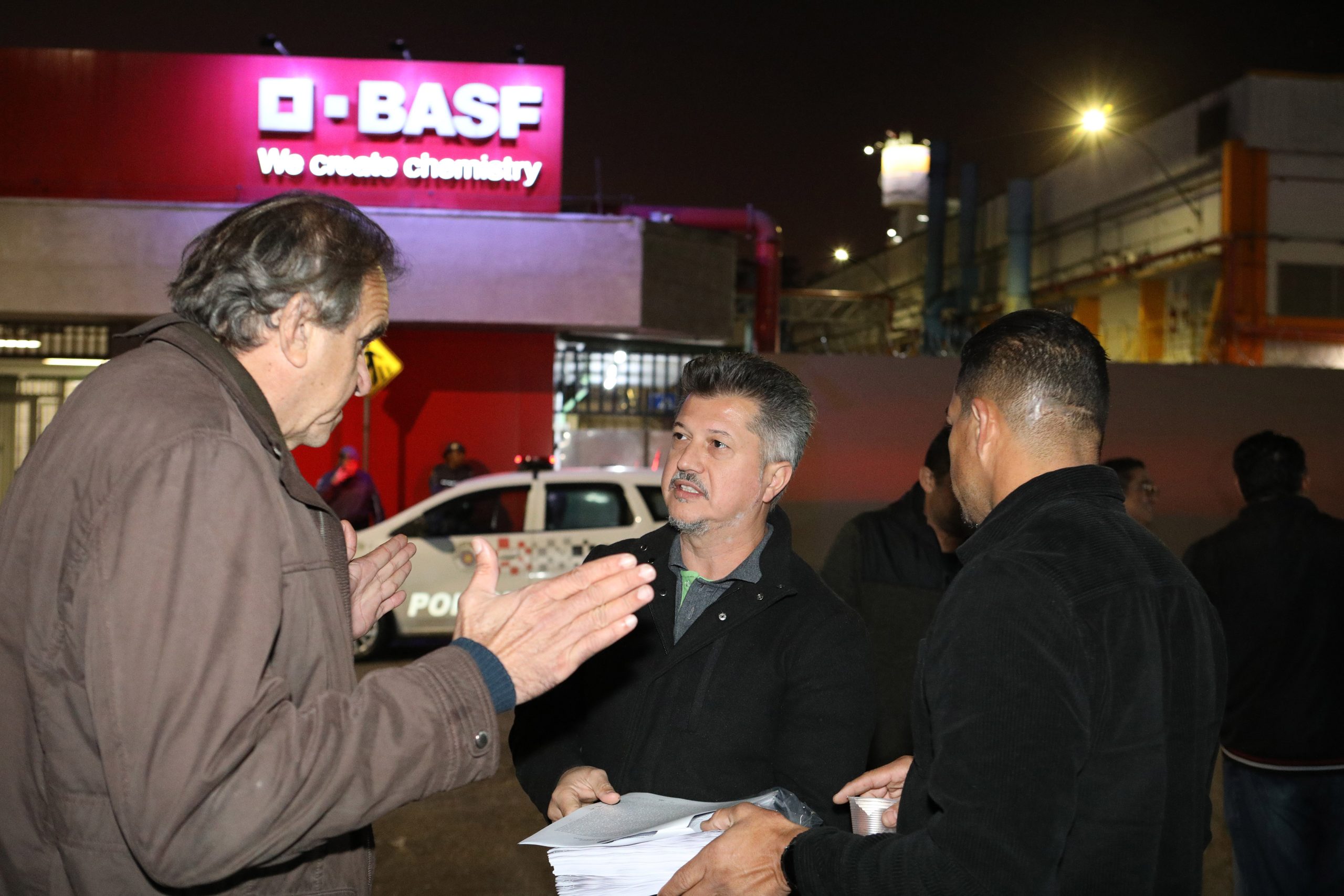 Ato de apoio à luta dos trabalhadores e trabalhadoras do Setor de Tintas Automotivas da BASF Demarchi com a participação de dirigentes internacionais da América do Sul e vários sindicatos da região, como Gráficos e Metalúrgicos, além das Federações Químicas e Metalúrgica de SP e CNQ. Fotos Dino Santos. Brasil_21_06_2024