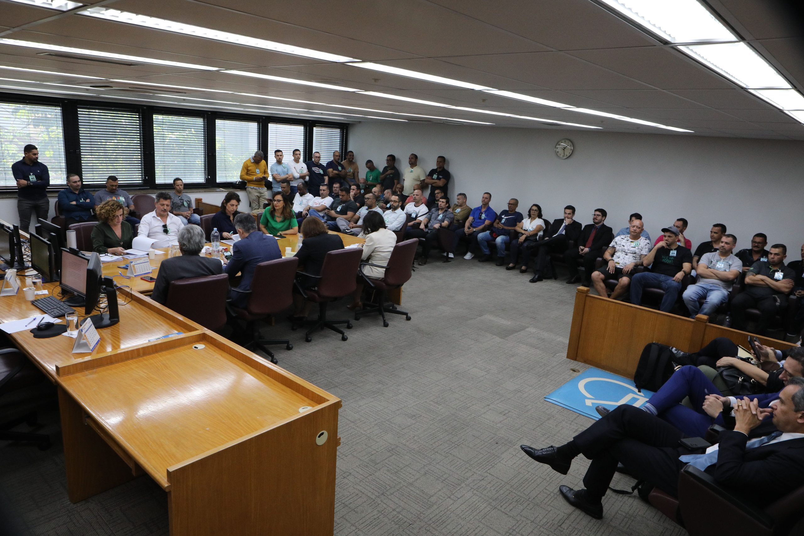 Audiência no Tribunal Regional do Trabalho (TRT ) sobre a greve dos trabalhadores do setor de tintas automotiva. Fotos Dino Santos.