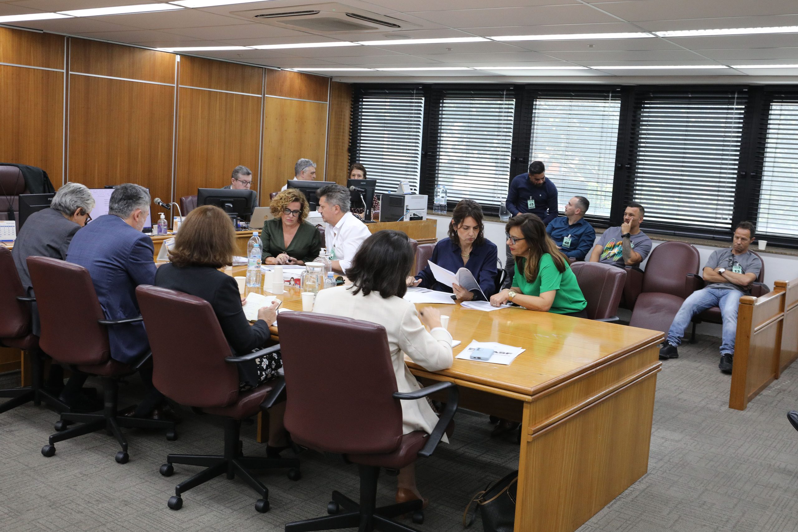 Audiência no Tribunal Regional do Trabalho (TRT ) sobre a greve dos trabalhadores do setor de tintas automotiva. Fotos Dino Santos.