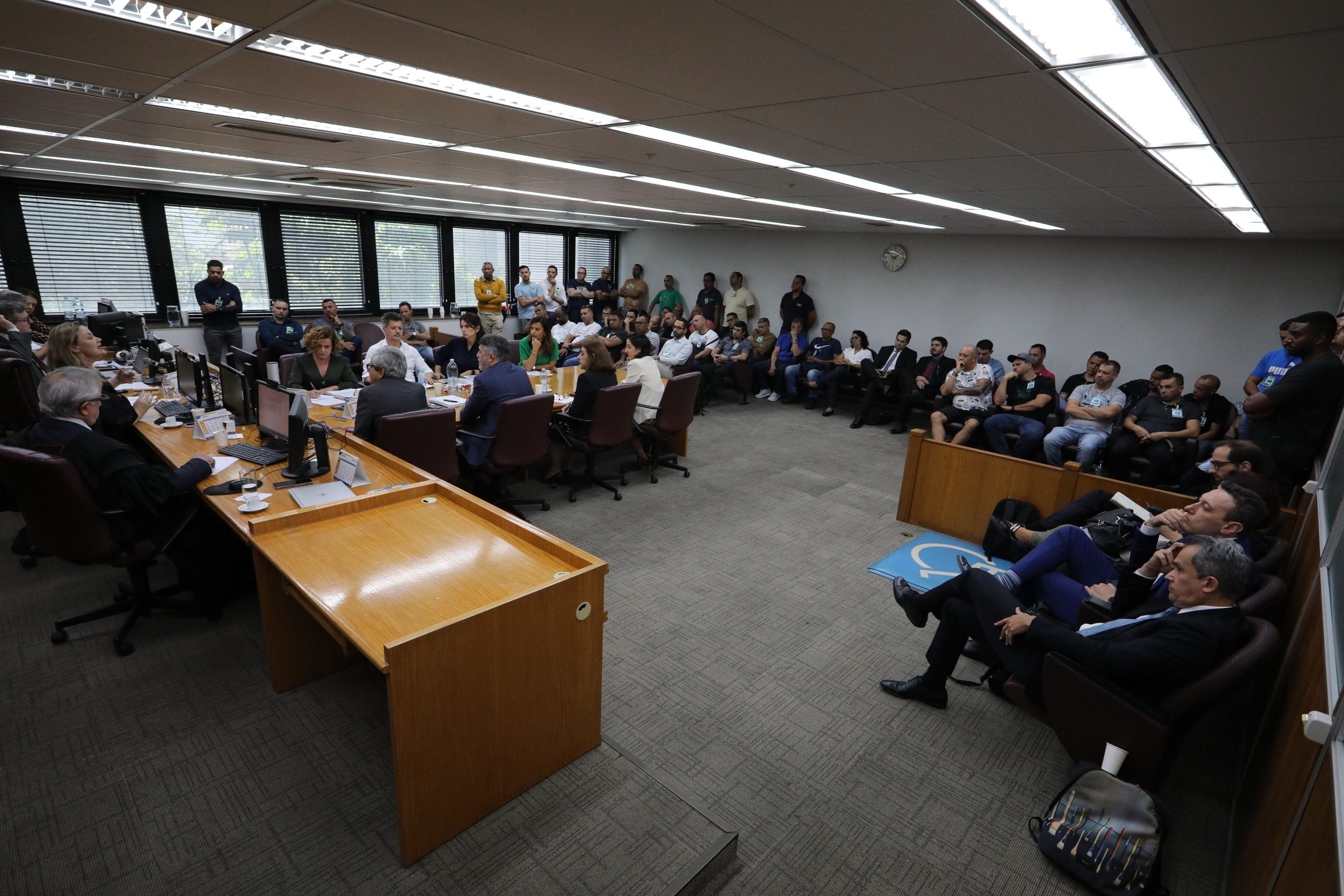 Audiência no Tribunal Regional do Trabalho (TRT ) sobre a greve dos trabalhadores do setor de tintas automotiva. Fotos Dino Santos.