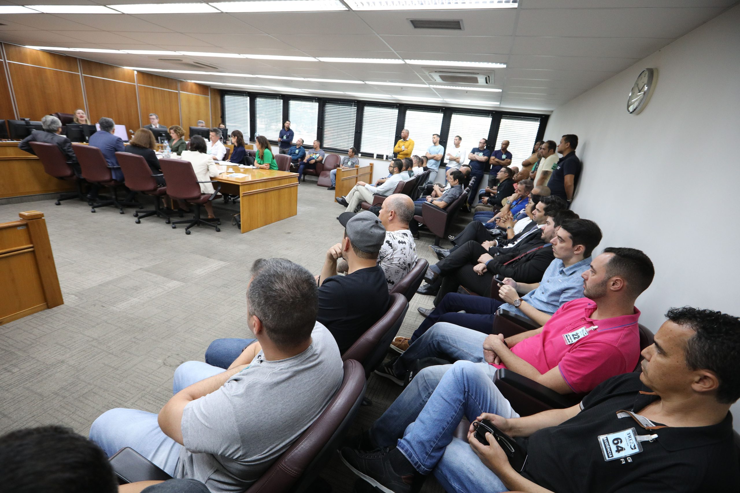 Audiência no Tribunal Regional do Trabalho (TRT ) sobre a greve dos trabalhadores do setor de tintas automotiva. Fotos Dino Santos.