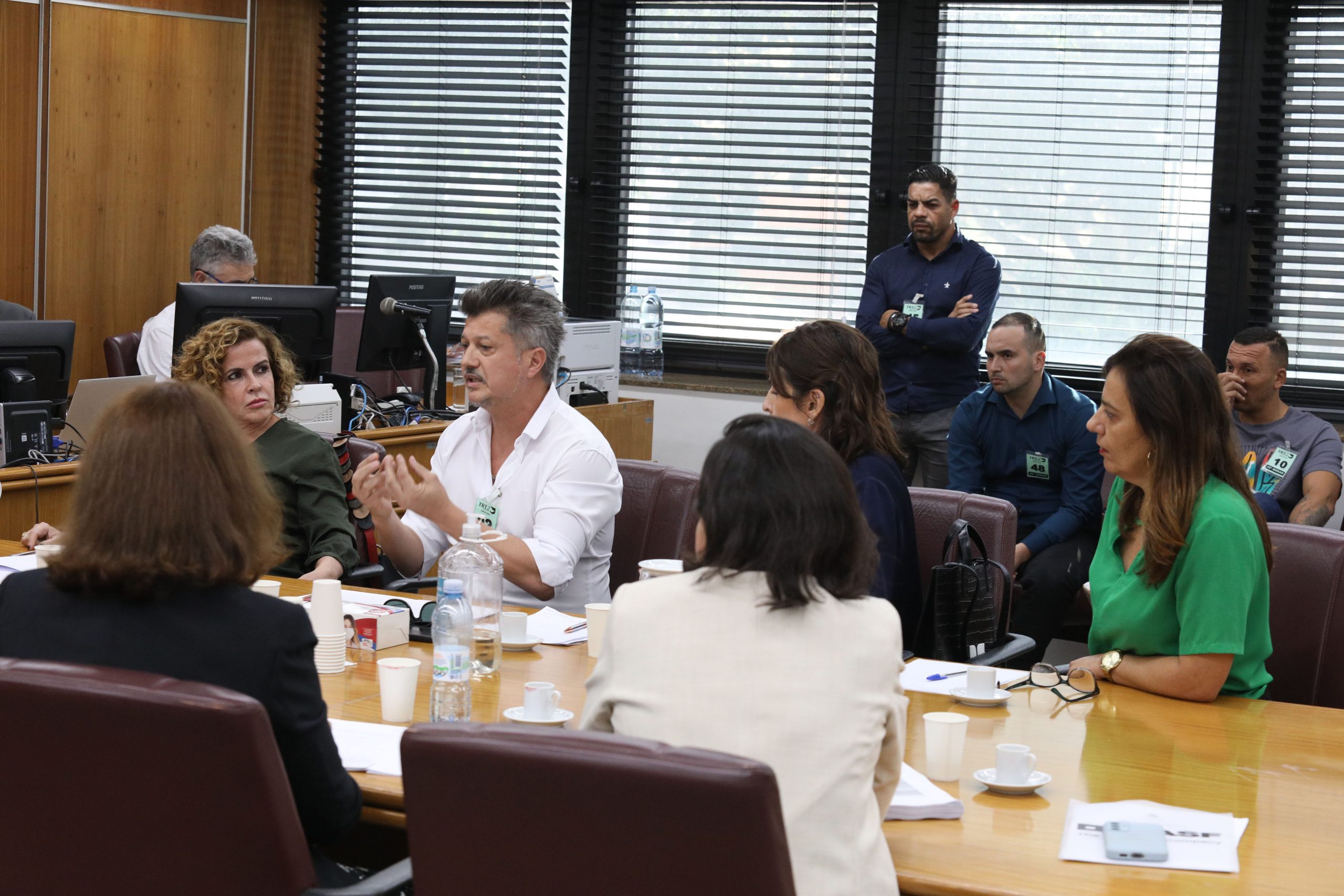 Audiência no Tribunal Regional do Trabalho (TRT ) sobre a greve dos trabalhadores do setor de tintas automotiva. Fotos Dino Santos.