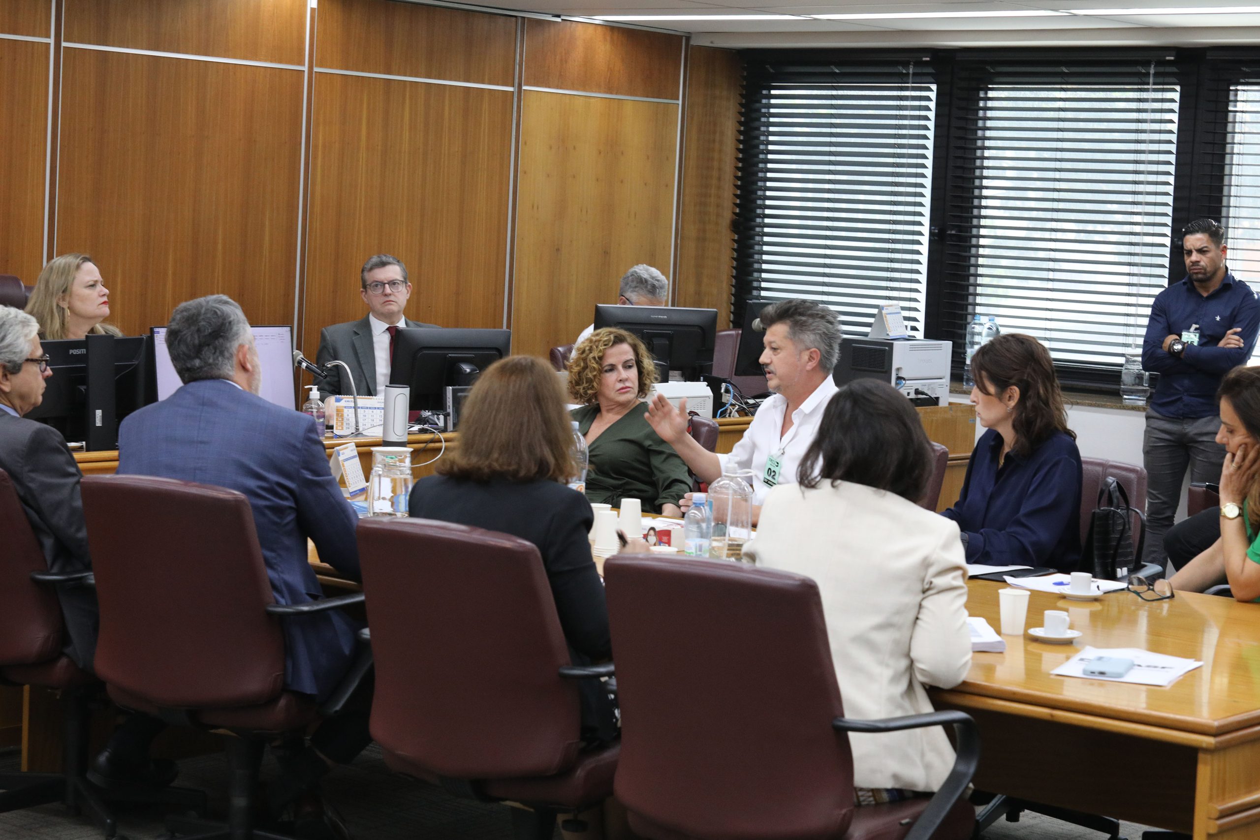 Audiência no Tribunal Regional do Trabalho (TRT ) sobre a greve dos trabalhadores do setor de tintas automotiva. Fotos Dino Santos.