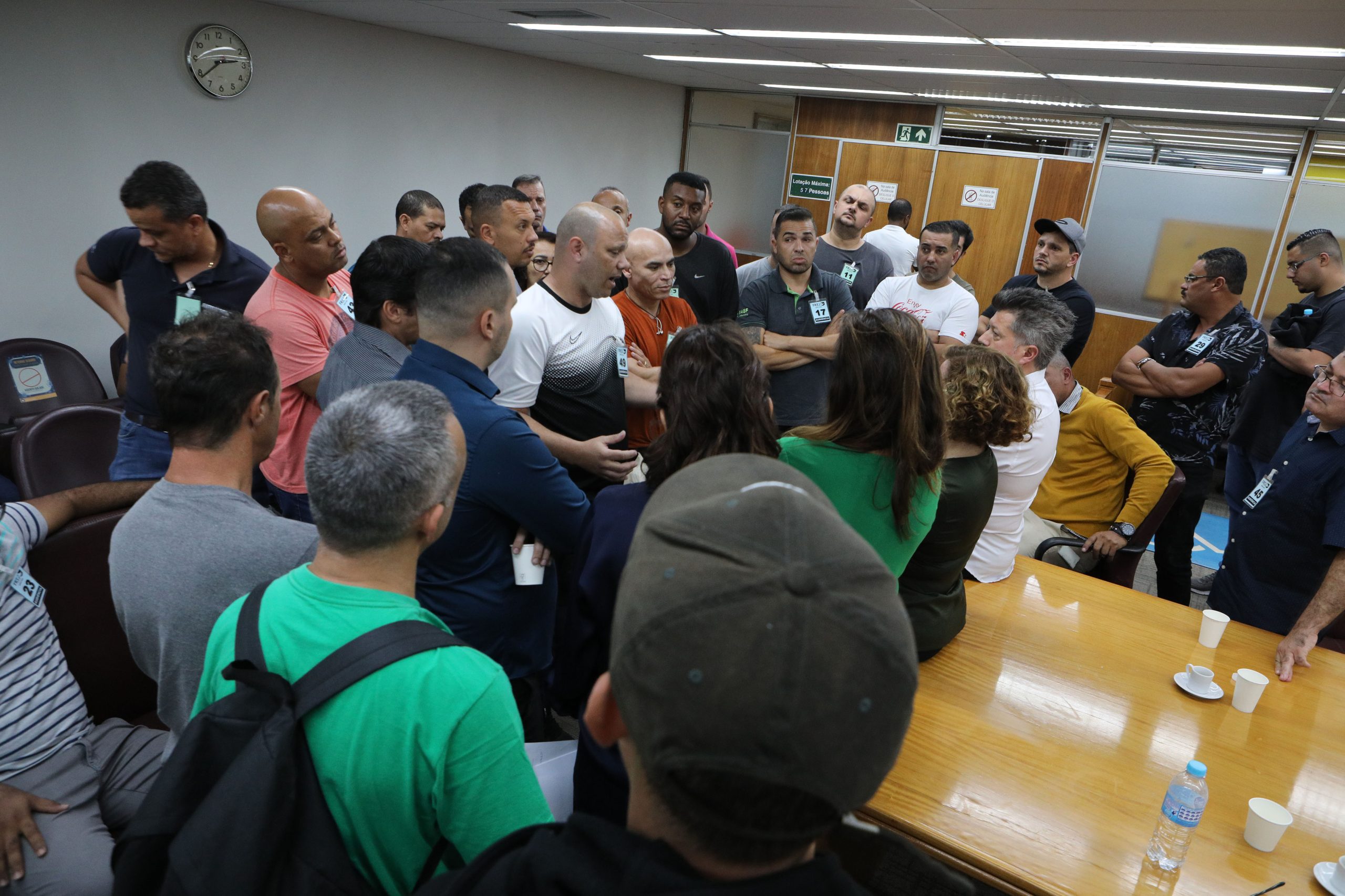 Audiência no Tribunal Regional do Trabalho (TRT ) sobre a greve dos trabalhadores do setor de tintas automotiva. Fotos Dino Santos.