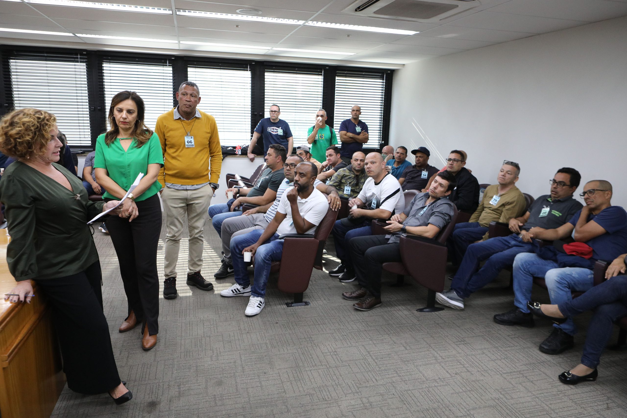 Audiência no Tribunal Regional do Trabalho (TRT ) sobre a greve dos trabalhadores do setor de tintas automotiva. Fotos Dino Santos.