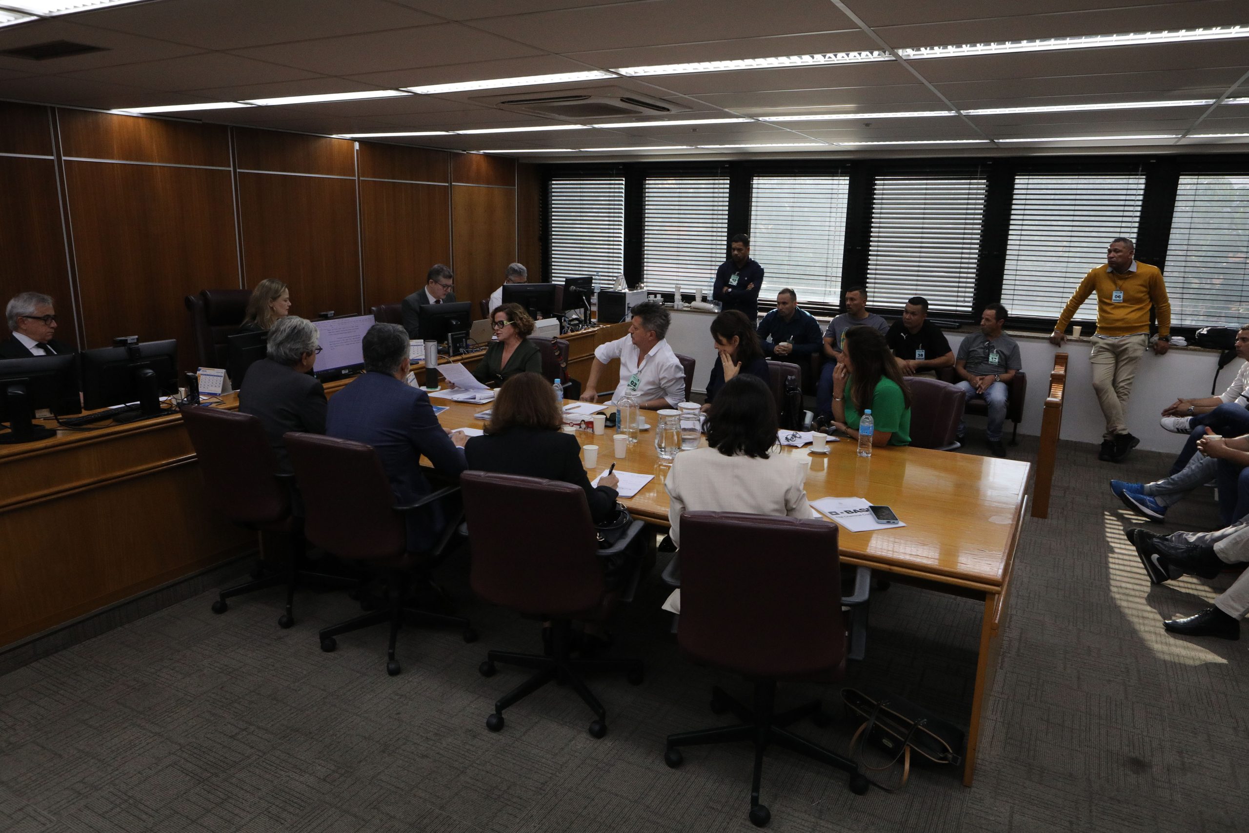 Audiência no Tribunal Regional do Trabalho (TRT ) sobre a greve dos trabalhadores do setor de tintas automotiva. Fotos Dino Santos.