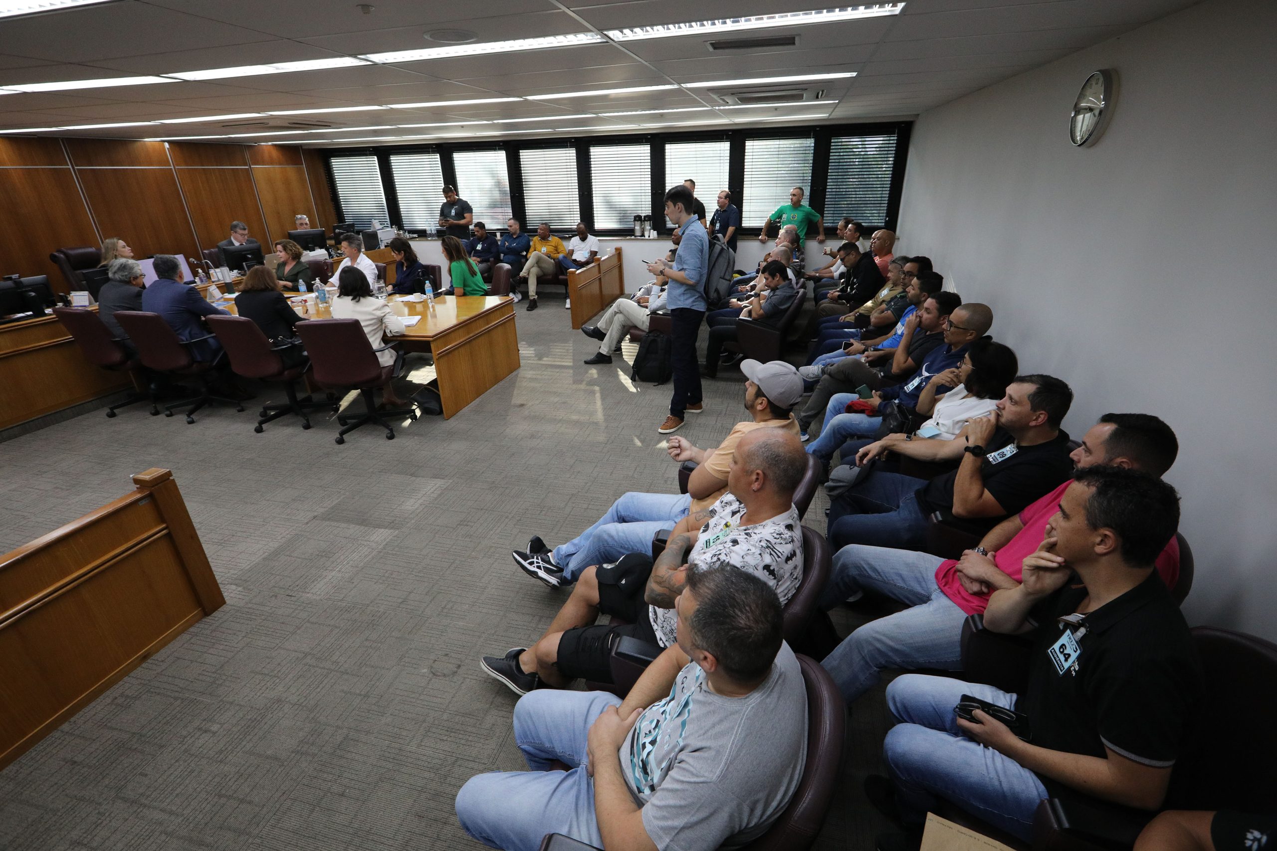 Audiência no Tribunal Regional do Trabalho (TRT ) sobre a greve dos trabalhadores do setor de tintas automotiva. Fotos Dino Santos.