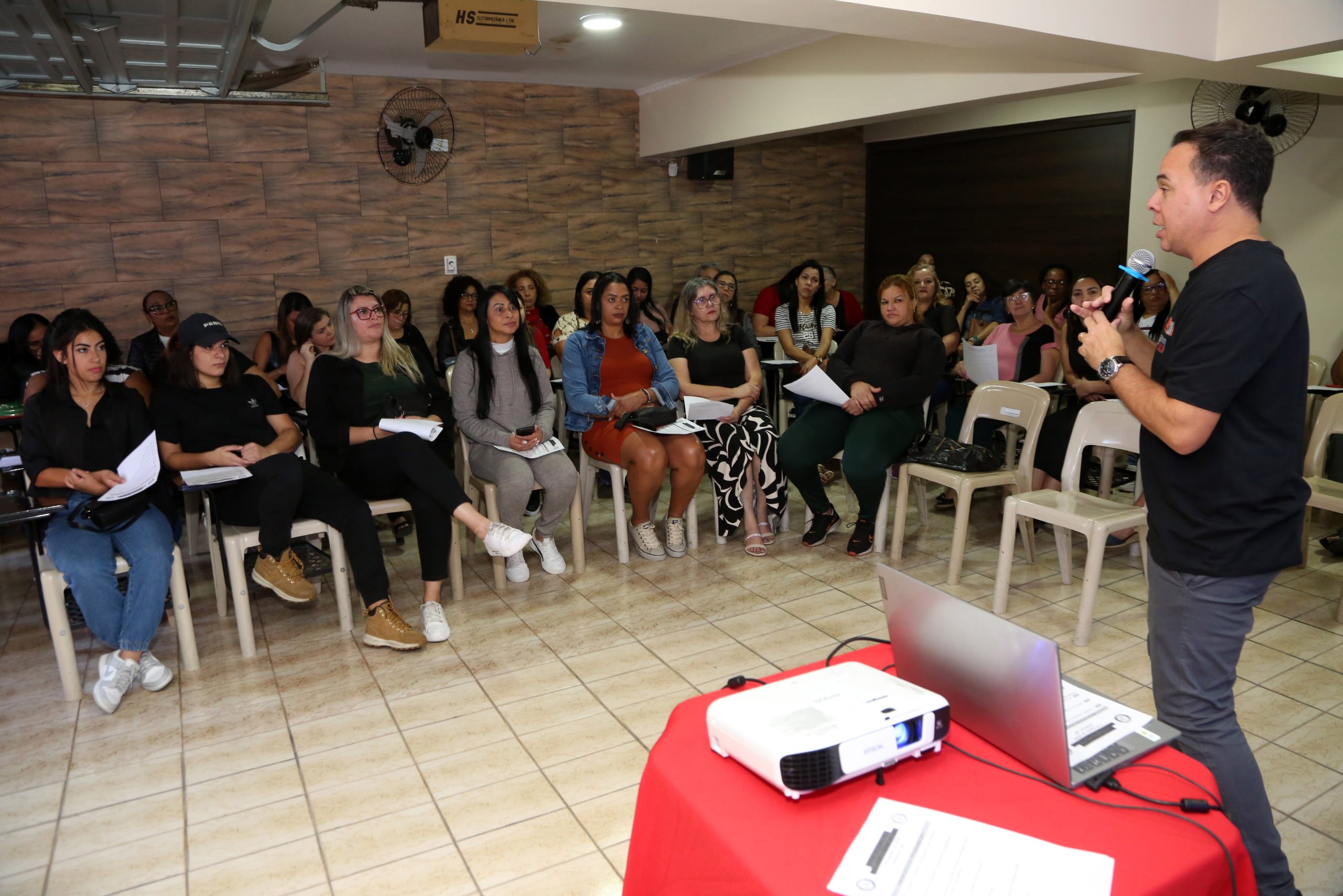 Roda de Conversa com as Mulheres Químicas do ABC realizada na regional do Sindicato de Diadema. Rua dos Brilhantes 232, Jardim Donini.  Fotos Valdir Lopes. Brasil_03_08_2024.