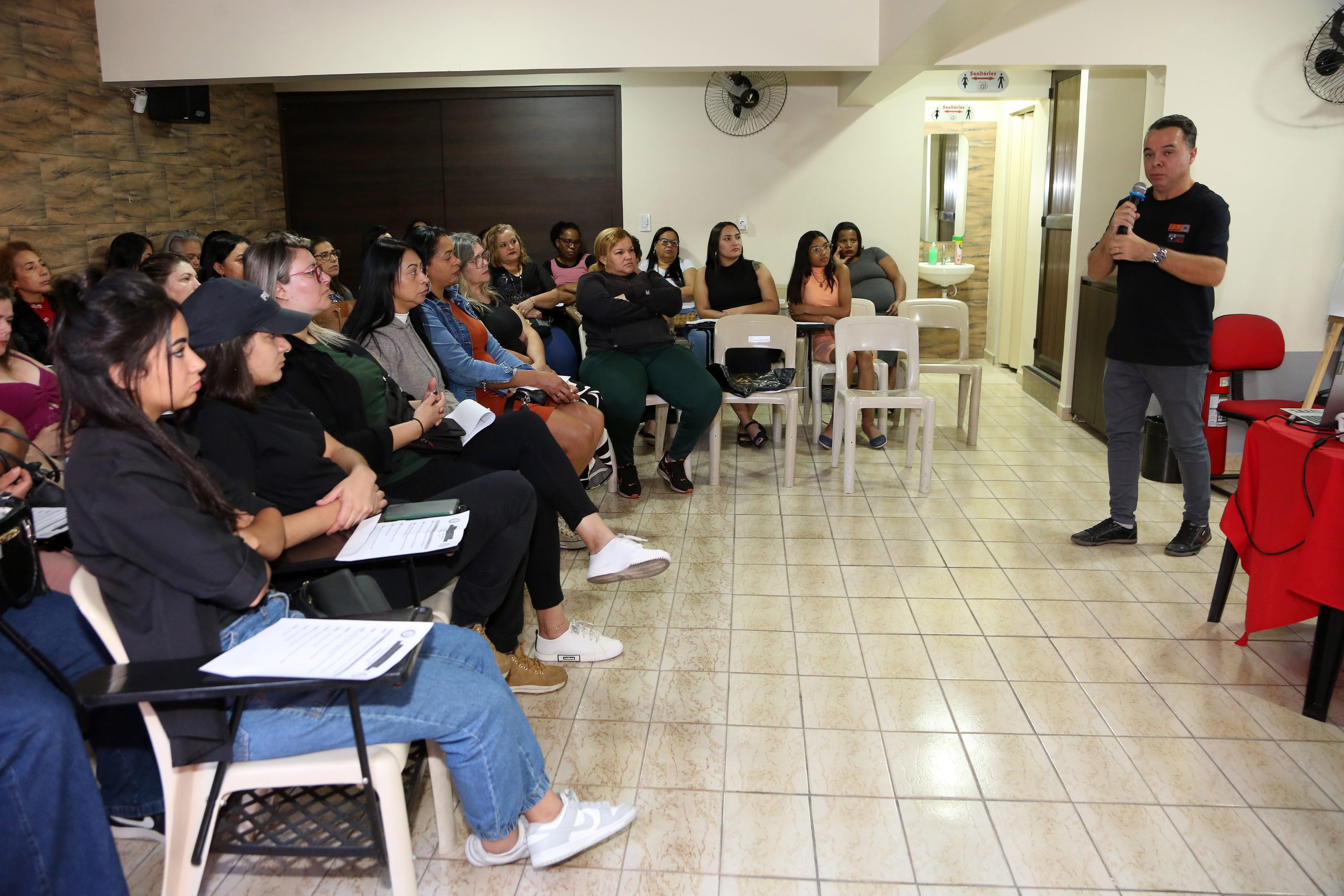 Roda de Conversa com as Mulheres Químicas do ABC realizada na regional do Sindicato de Diadema. Rua dos Brilhantes 232, Jardim Donini.  Fotos Valdir Lopes. Brasil_03_08_2024.