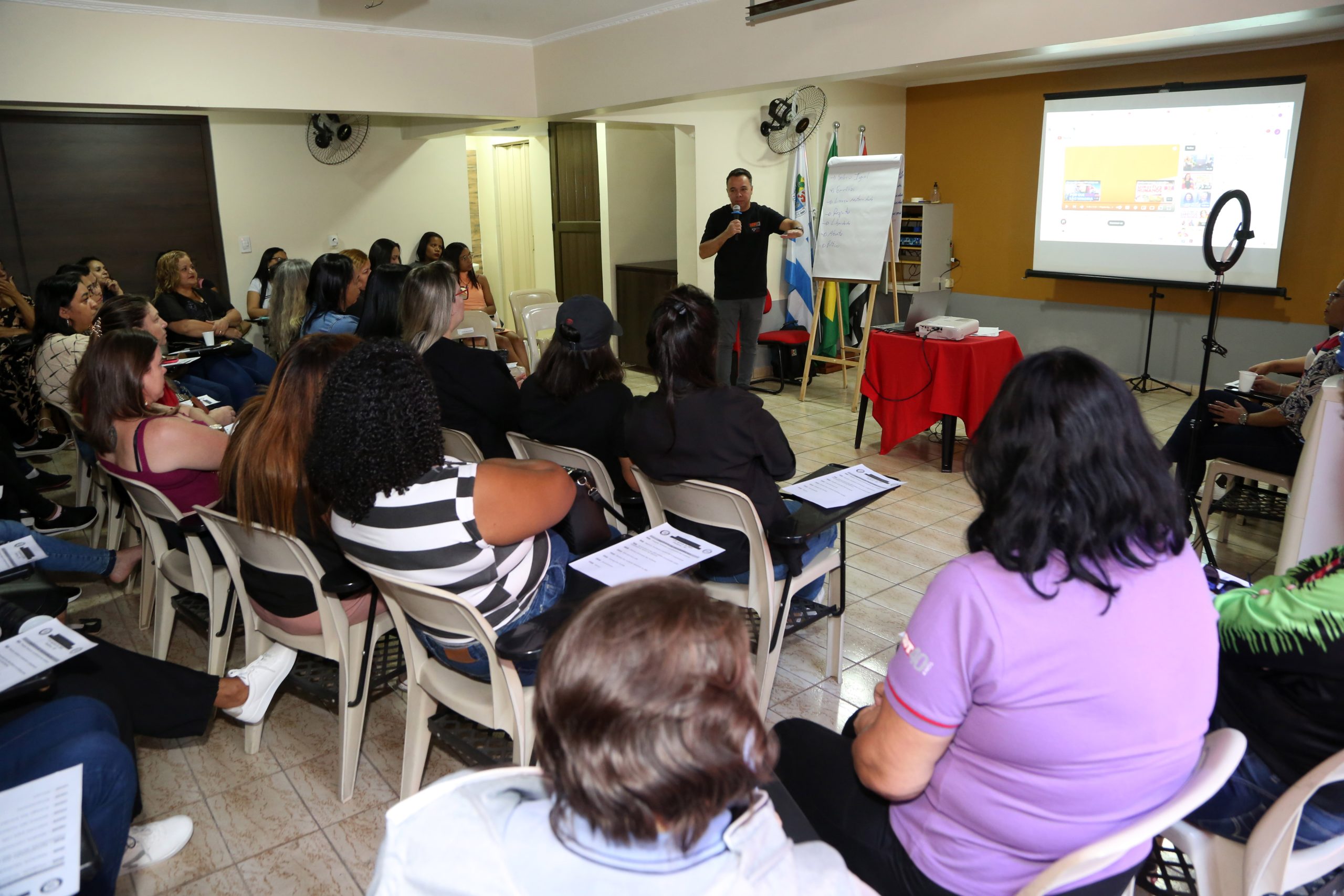 Roda de Conversa com as Mulheres Químicas do ABC realizada na regional do Sindicato de Diadema. Rua dos Brilhantes 232, Jardim Donini.  Fotos Valdir Lopes. Brasil_03_08_2024.