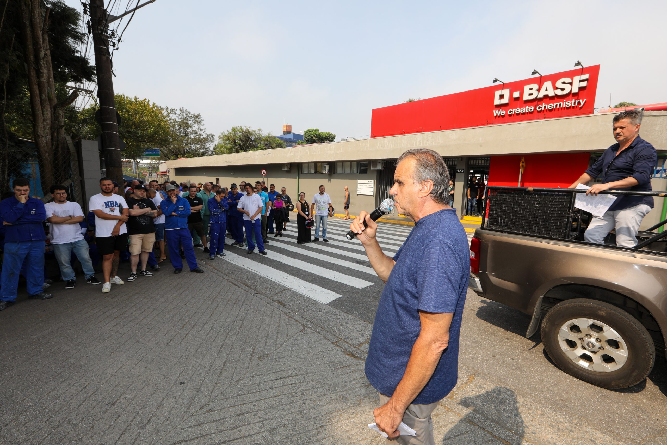 Assembleia para esclarecer o anúncio da venda da unidade de tintas SUVINIL/GLASU de São Bernardo do Campo - SP. Fotos dino Santos. Brasil_01_10_2024.