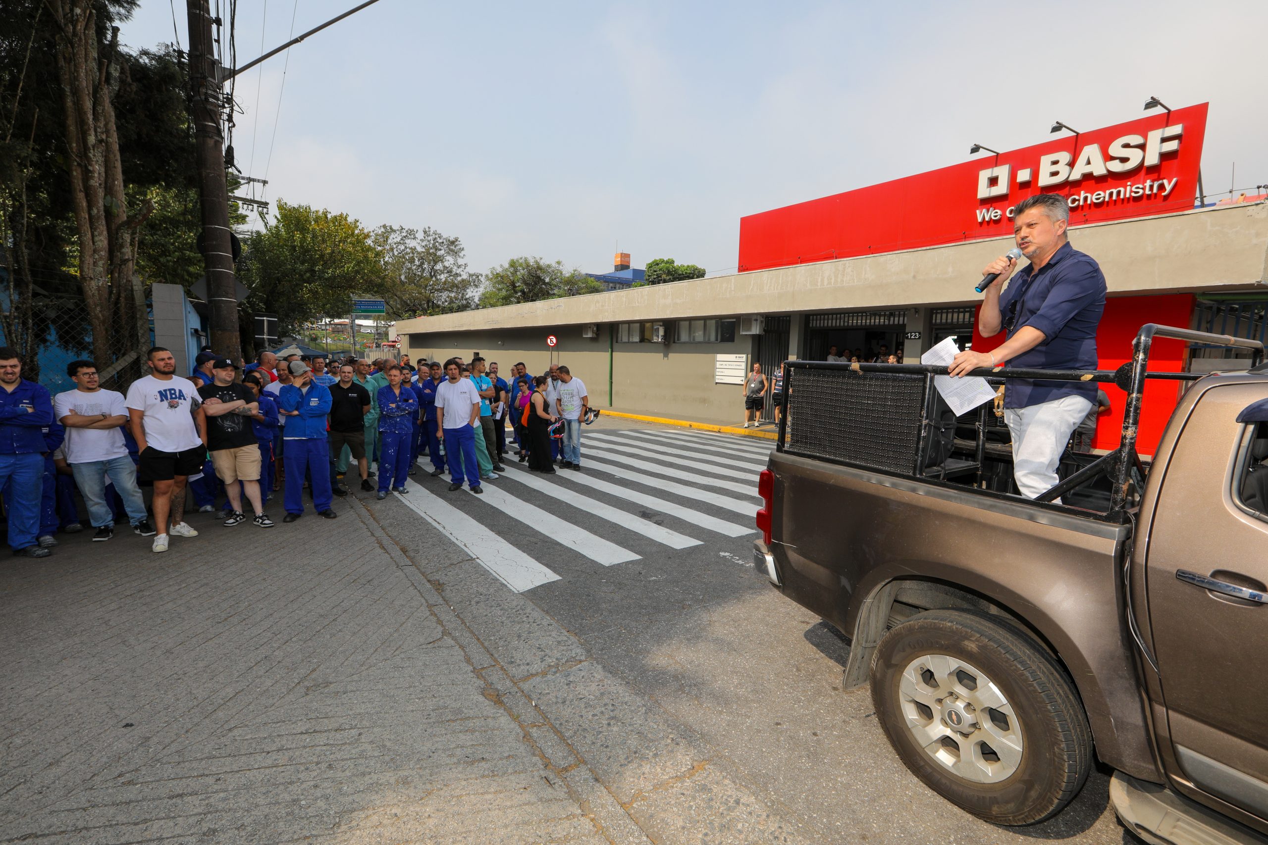 Assembleia para esclarecer o anúncio da venda da unidade de tintas SUVINIL/GLASU de São Bernardo do Campo - SP. Fotos dino Santos. Brasil_01_10_2024.