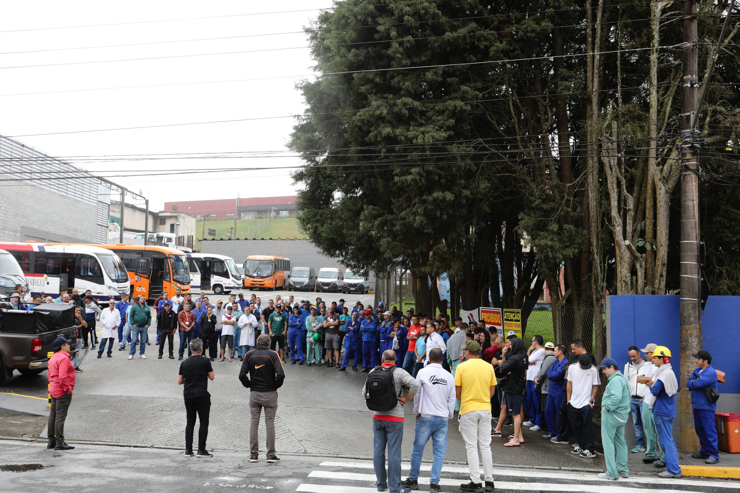 BASF - Assembleia com os trabalhadores para decidir o acordo único de jornada de trabalho. Rua Ângelo Demarchi, 123 - Demarchi, São Bernardo do Campo - SP. Fotos Dino Santos. Brasil_21_11_2024.