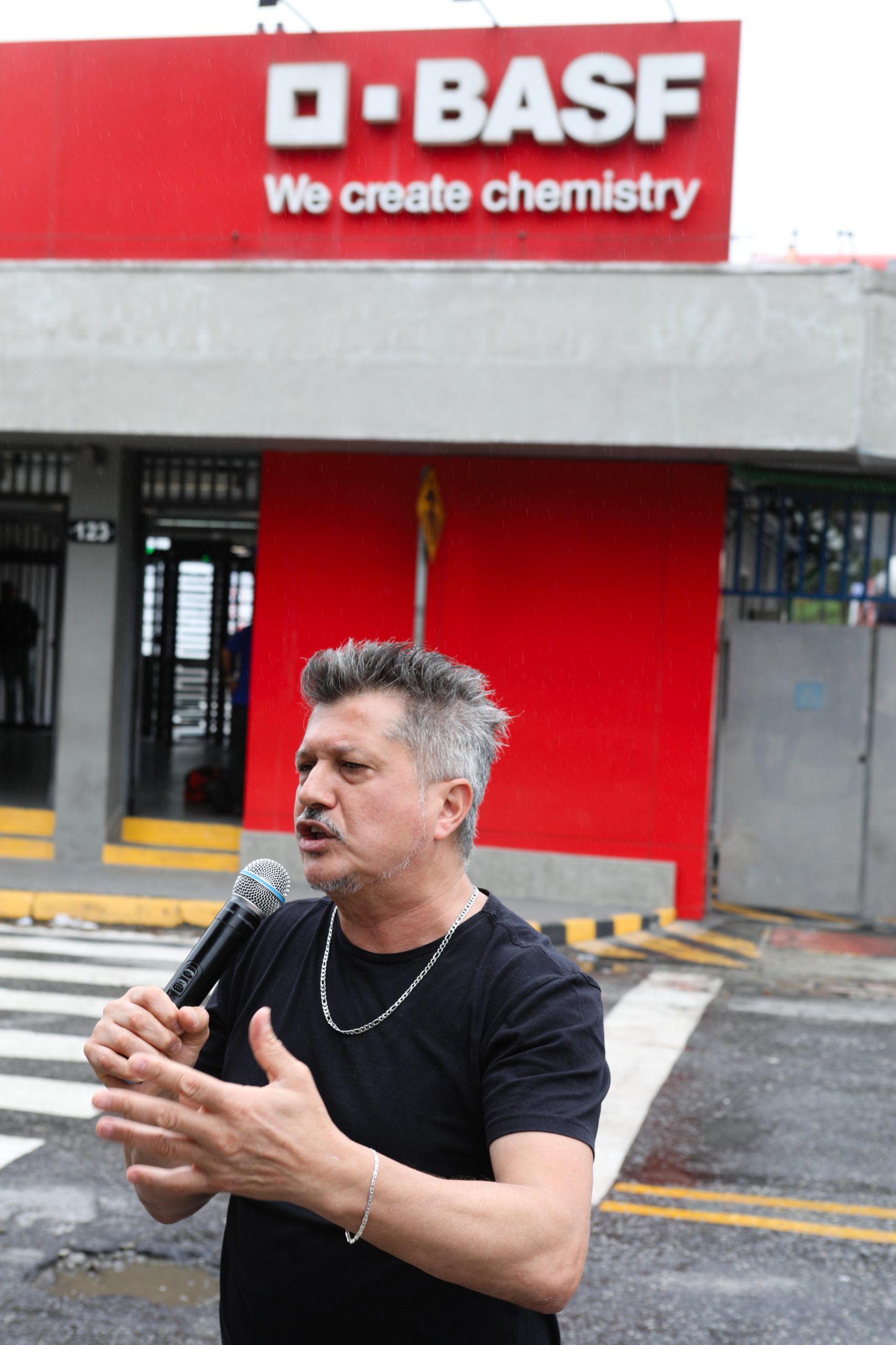 BASF - Assembleia com os trabalhadores para decidir o acordo único de jornada de trabalho. Rua Ângelo Demarchi, 123 - Demarchi, São Bernardo do Campo - SP. Fotos Dino Santos. Brasil_21_11_2024.