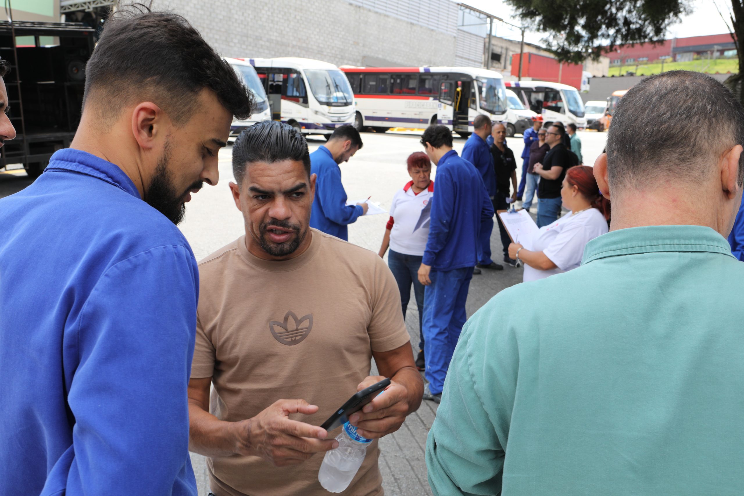 Assembleia decisiva na empresa BASF sobre o Acordo Coletivo de Transição. Av. Ângelo Demarchi, 123 - Demarchi, São Bernardo do Campo - SP. Fotos Dino Santos. Brasil_12_12_2024.