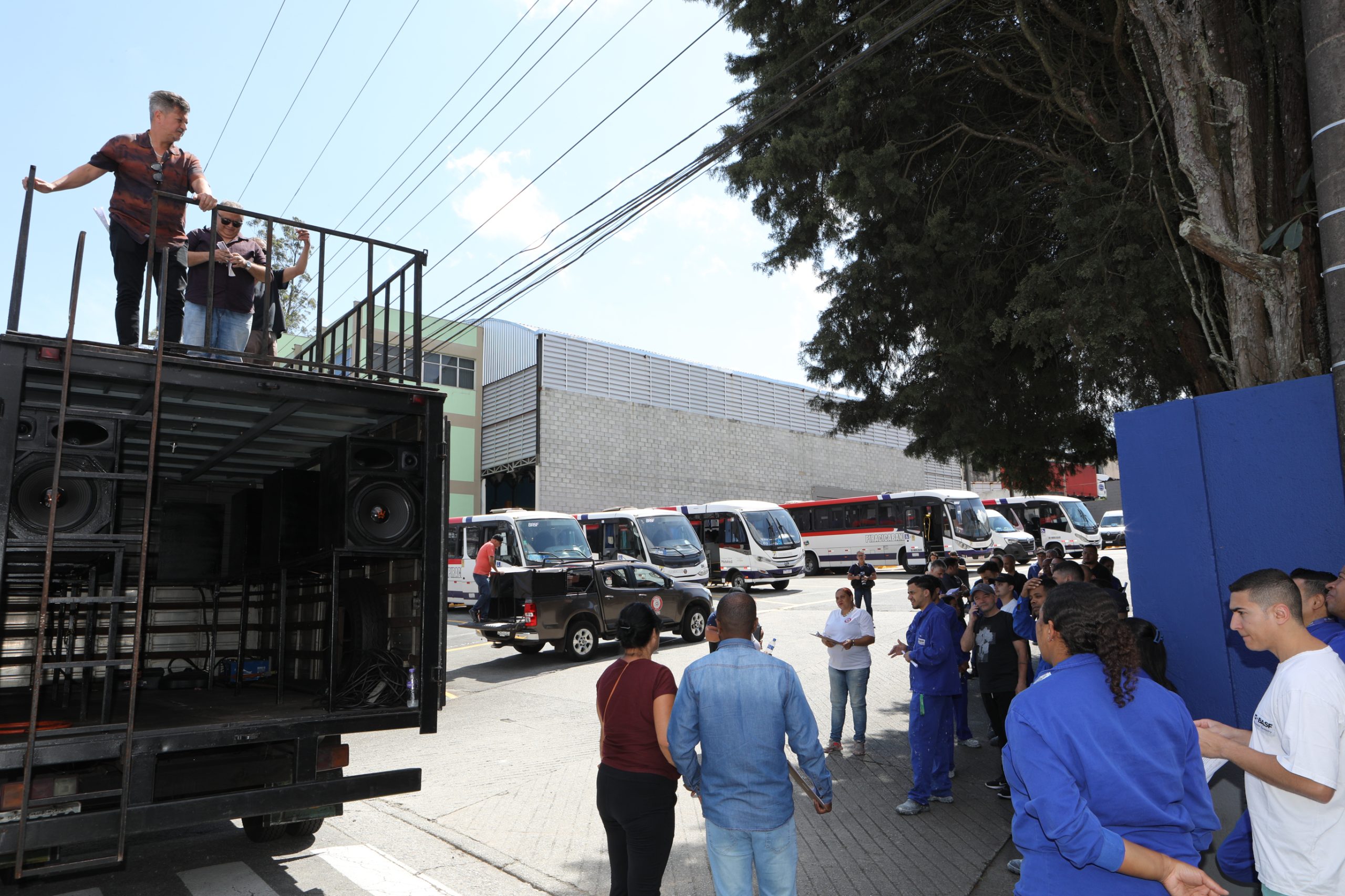 Assembleia decisiva na empresa BASF sobre o Acordo Coletivo de Transição. Av. Ângelo Demarchi, 123 - Demarchi, São Bernardo do Campo - SP. Fotos Dino Santos. Brasil_12_12_2024.