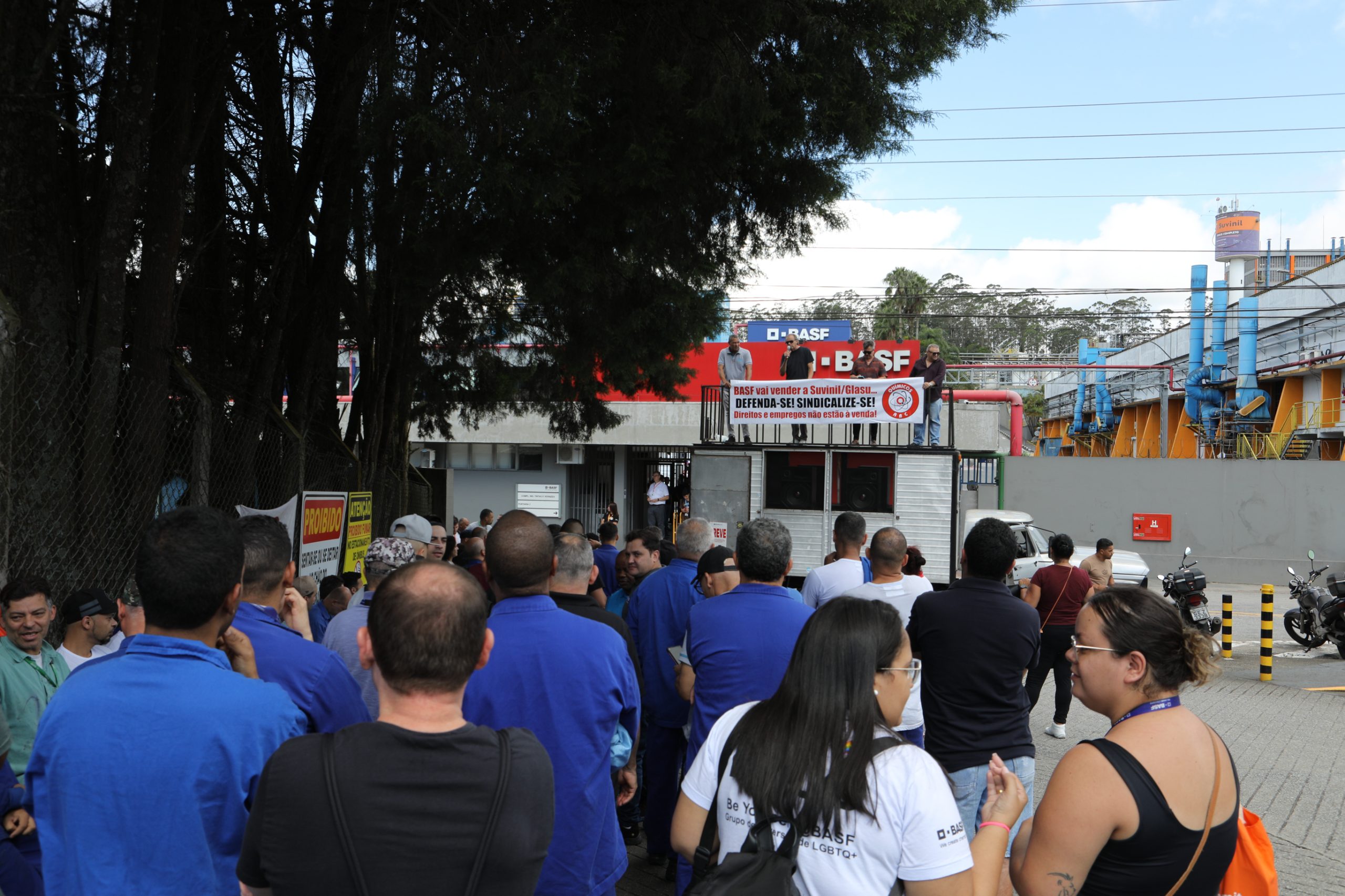 Assembleia decisiva na empresa BASF sobre o Acordo Coletivo de Transição. Av. Ângelo Demarchi, 123 - Demarchi, São Bernardo do Campo - SP. Fotos Dino Santos. Brasil_12_12_2024.