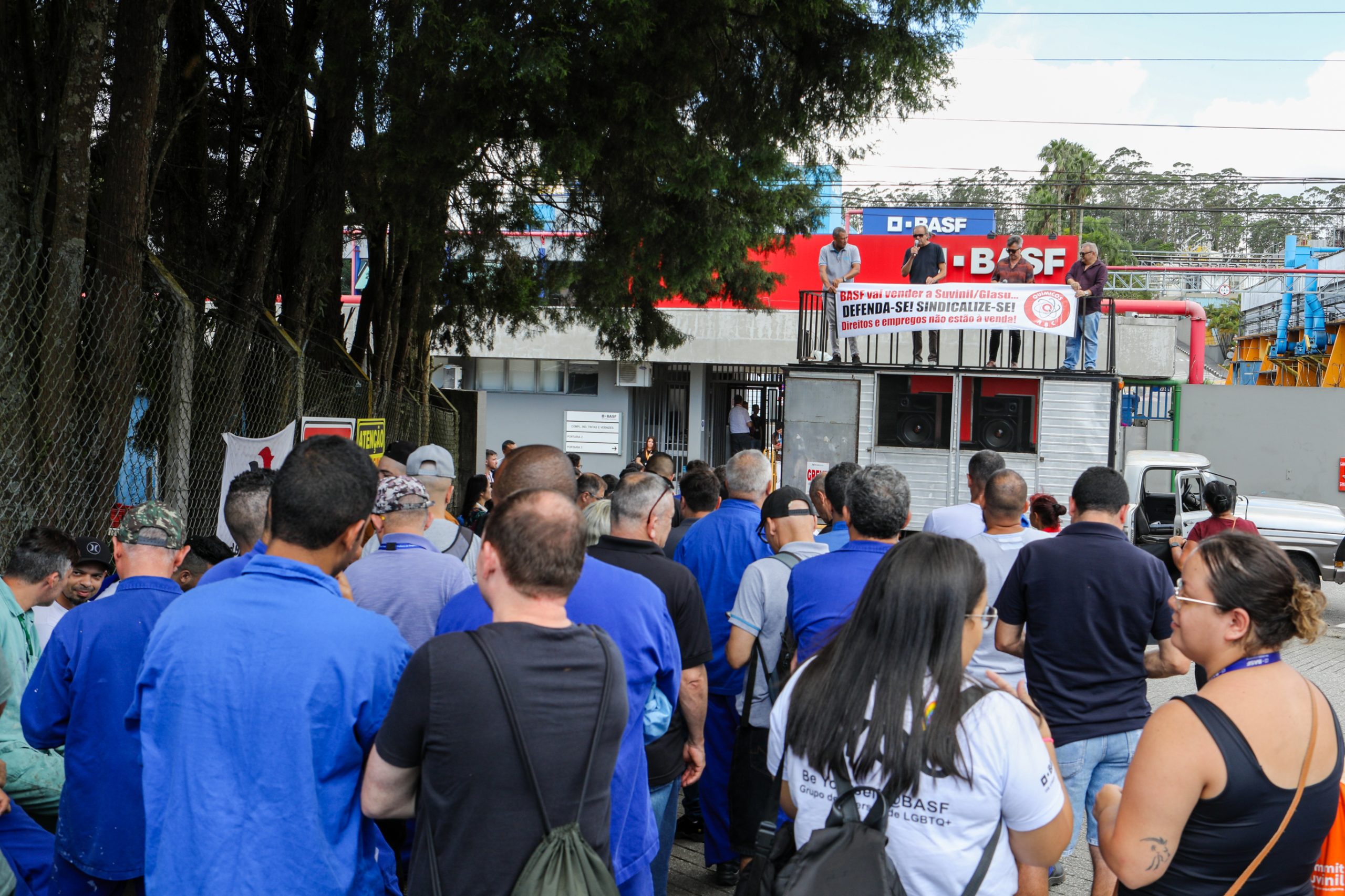 Assembleia decisiva na empresa BASF sobre o Acordo Coletivo de Transição. Av. Ângelo Demarchi, 123 - Demarchi, São Bernardo do Campo - SP. Fotos Dino Santos. Brasil_12_12_2024.