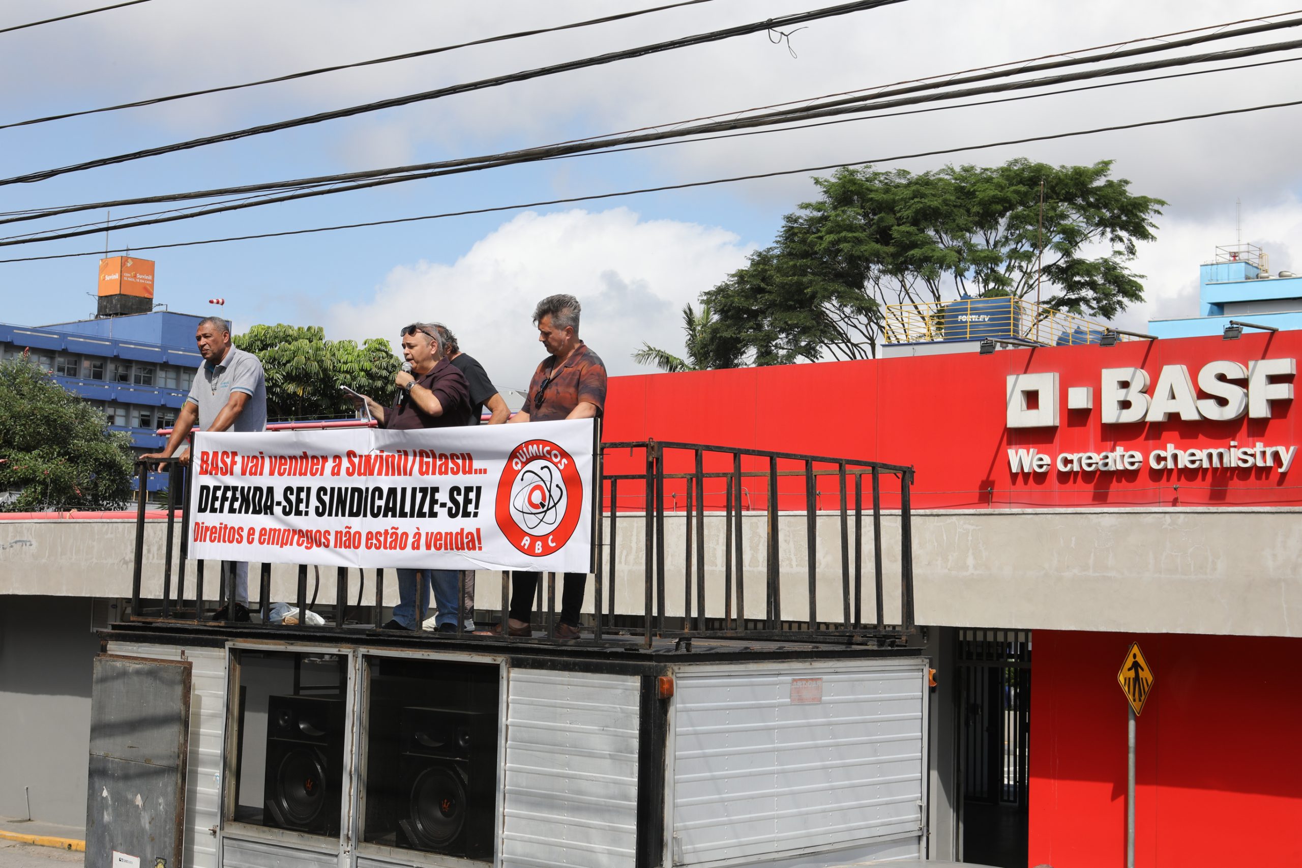 Assembleia decisiva na empresa BASF sobre o Acordo Coletivo de Transição. Av. Ângelo Demarchi, 123 - Demarchi, São Bernardo do Campo - SP. Fotos Dino Santos. Brasil_12_12_2024.