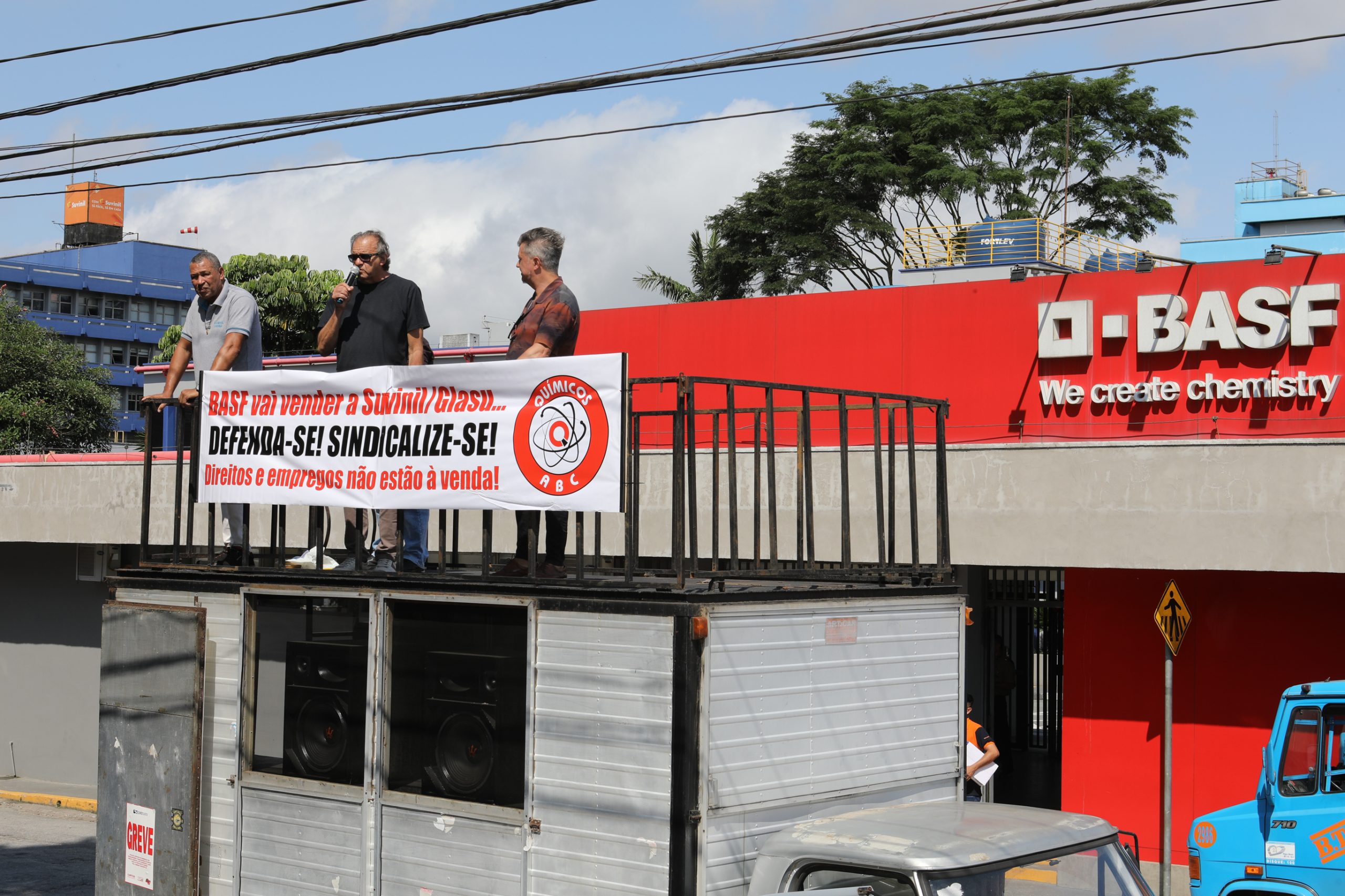 Assembleia decisiva na empresa BASF sobre o Acordo Coletivo de Transição. Av. Ângelo Demarchi, 123 - Demarchi, São Bernardo do Campo - SP. Fotos Dino Santos. Brasil_12_12_2024.