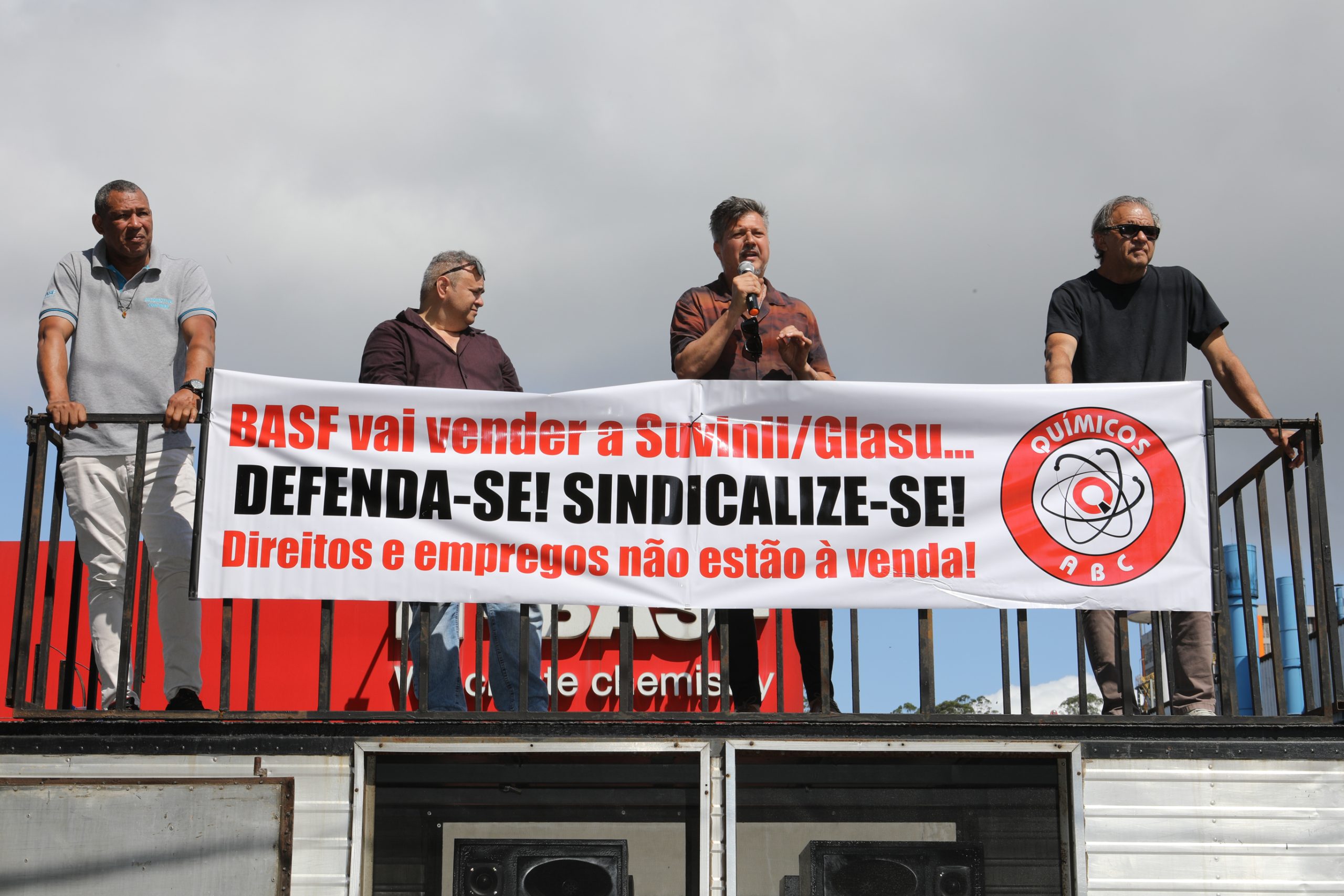 Assembleia decisiva na empresa BASF sobre o Acordo Coletivo de Transição. Av. Ângelo Demarchi, 123 - Demarchi, São Bernardo do Campo - SP. Fotos Dino Santos. Brasil_12_12_2024.