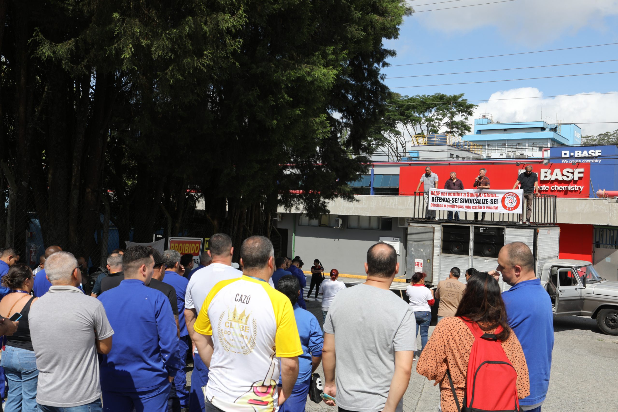 Assembleia decisiva na empresa BASF sobre o Acordo Coletivo de Transição. Av. Ângelo Demarchi, 123 - Demarchi, São Bernardo do Campo - SP. Fotos Dino Santos. Brasil_12_12_2024.