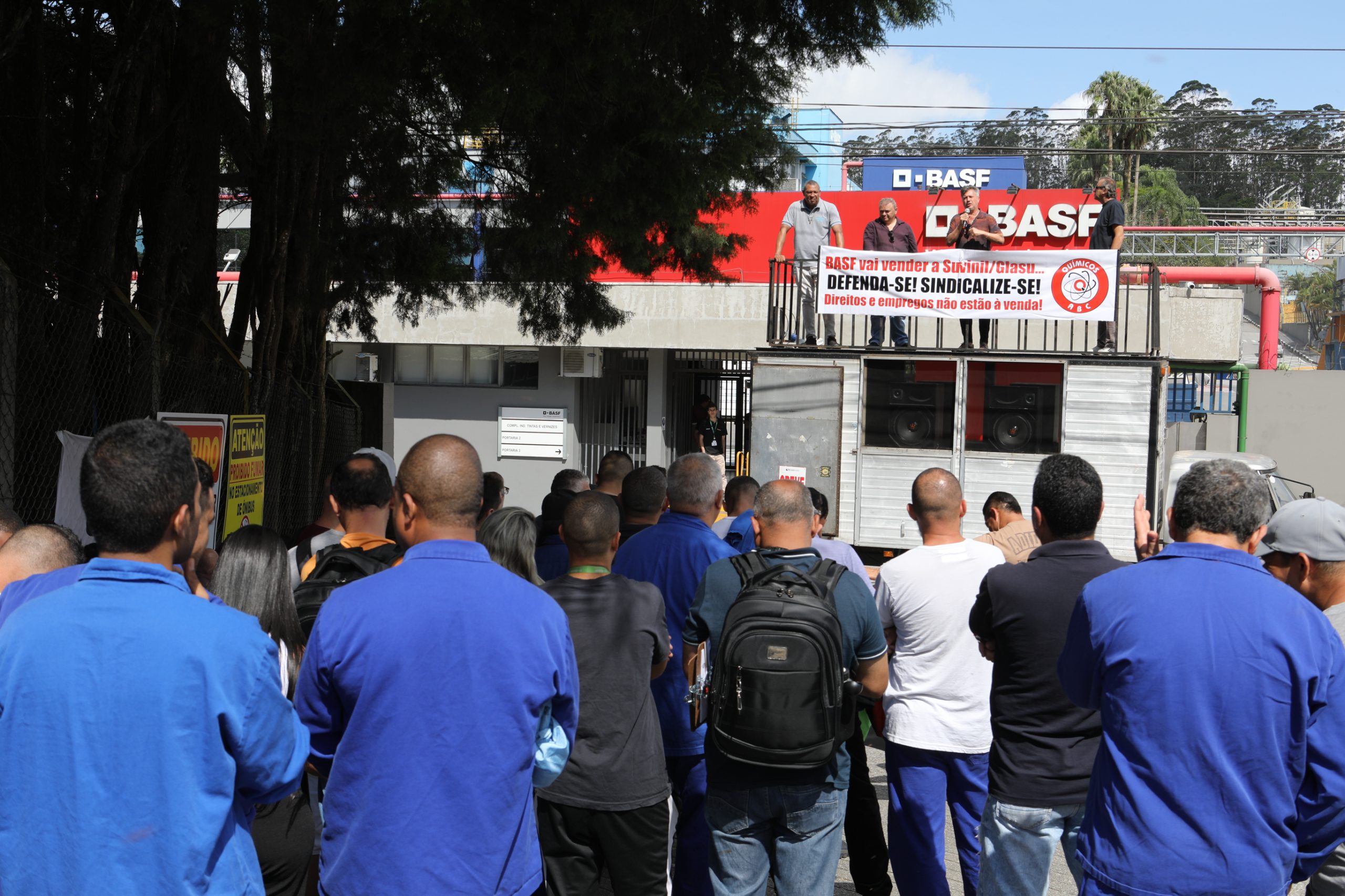 Assembleia decisiva na empresa BASF sobre o Acordo Coletivo de Transição. Av. Ângelo Demarchi, 123 - Demarchi, São Bernardo do Campo - SP. Fotos Dino Santos. Brasil_12_12_2024.