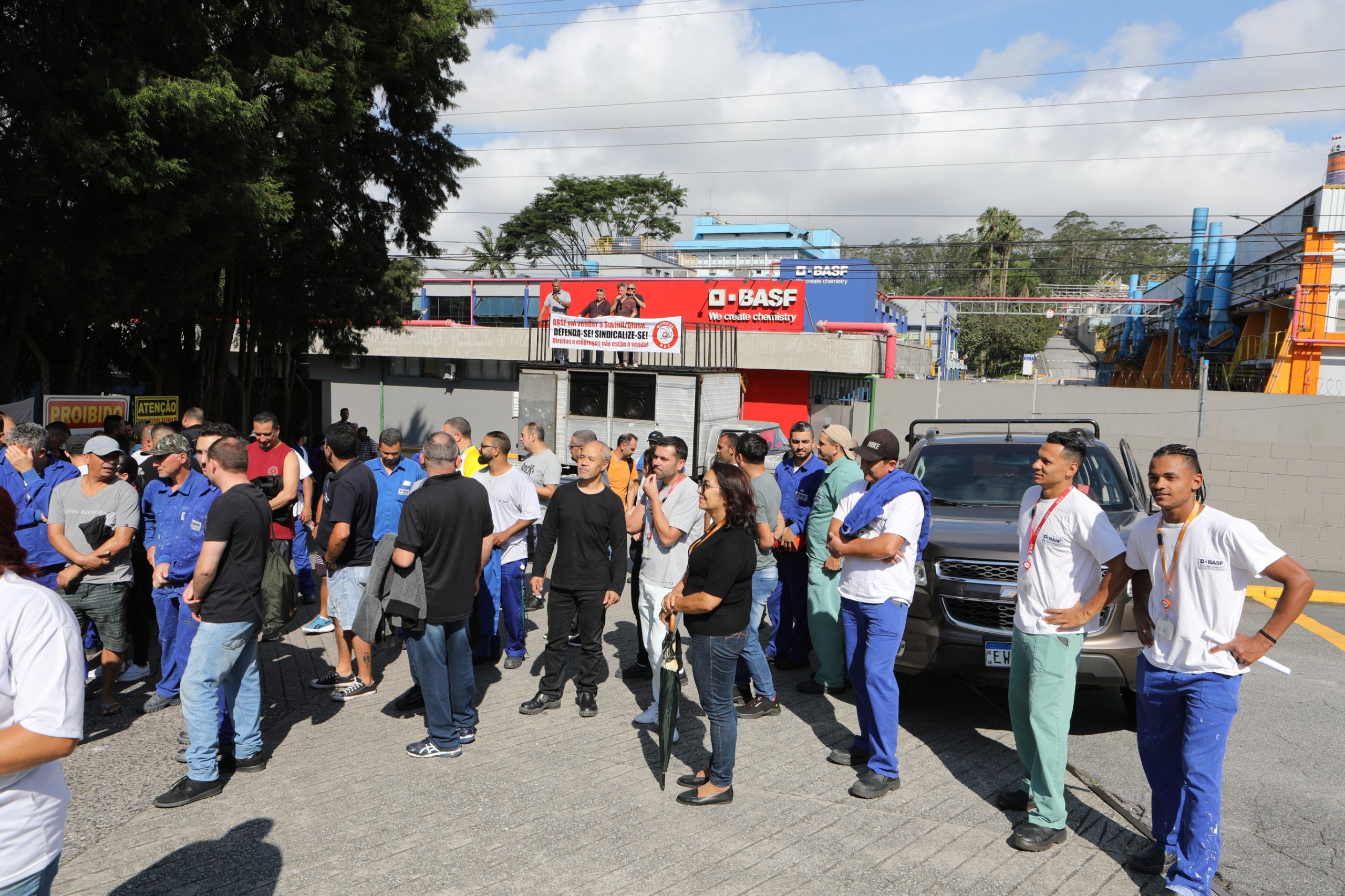 Assembleia decisiva na empresa BASF sobre o Acordo Coletivo de Transição. Av. Ângelo Demarchi, 123 - Demarchi, São Bernardo do Campo - SP. Fotos Dino Santos. Brasil_12_12_2024.