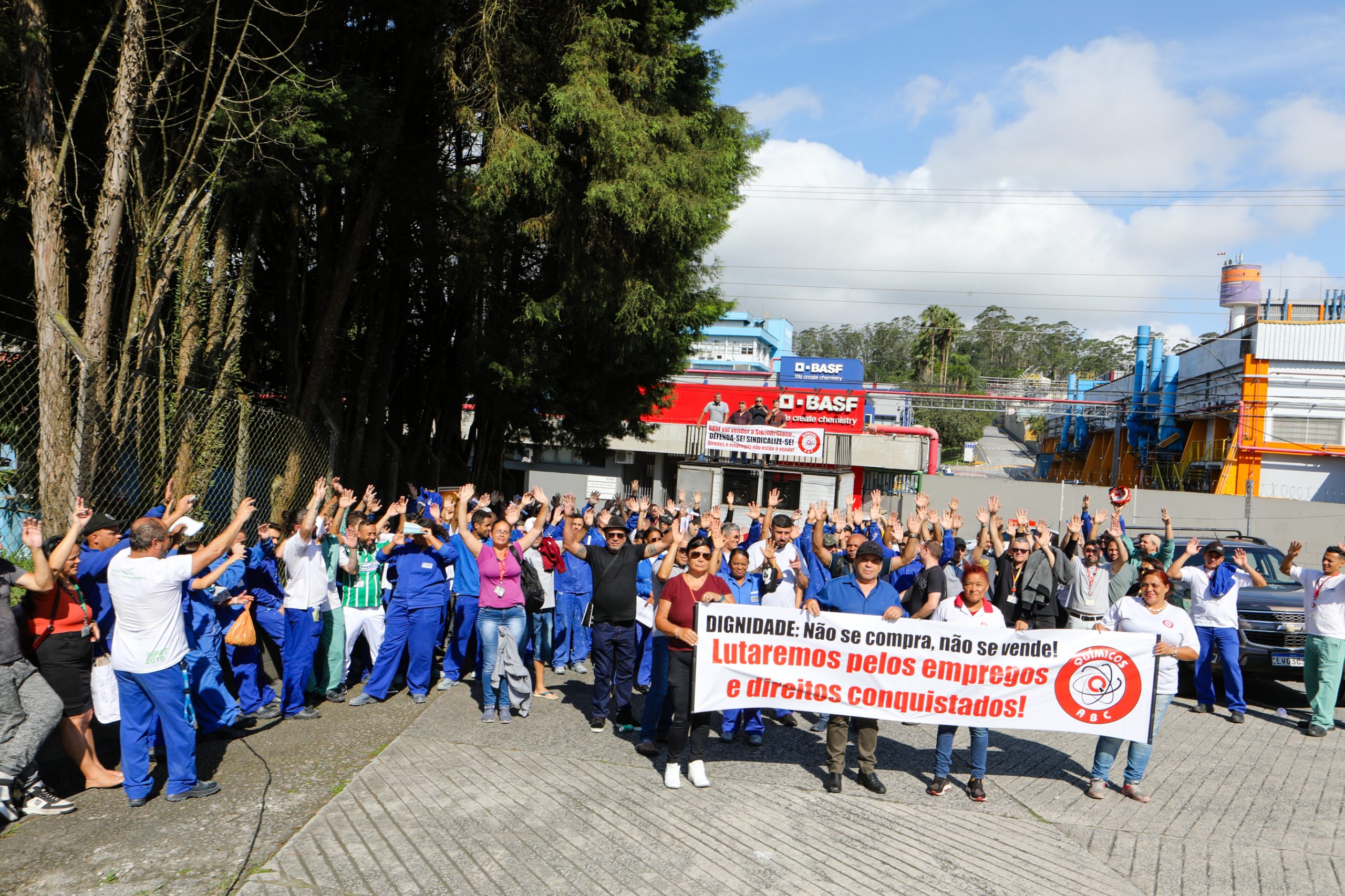 Assembleia decisiva na empresa BASF sobre o Acordo Coletivo de Transição. Av. Ângelo Demarchi, 123 - Demarchi, São Bernardo do Campo - SP. Fotos Dino Santos. Brasil_12_12_2024.