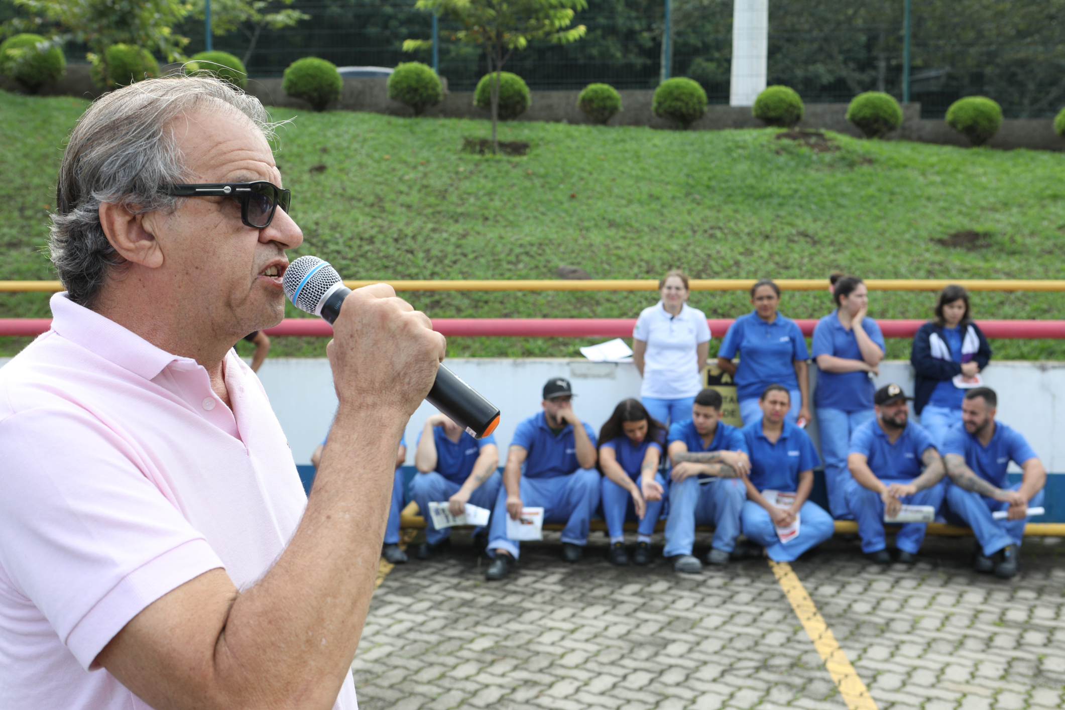 Assembleia na Acrilex sobre PLR, jornada de trabalho, tiket alimentação. Estrada Galvão Bueno, 5000 - Batistini, São Bernardo do Campo - SP. Fotos Dino Santos. Brasil_06_12_2024.