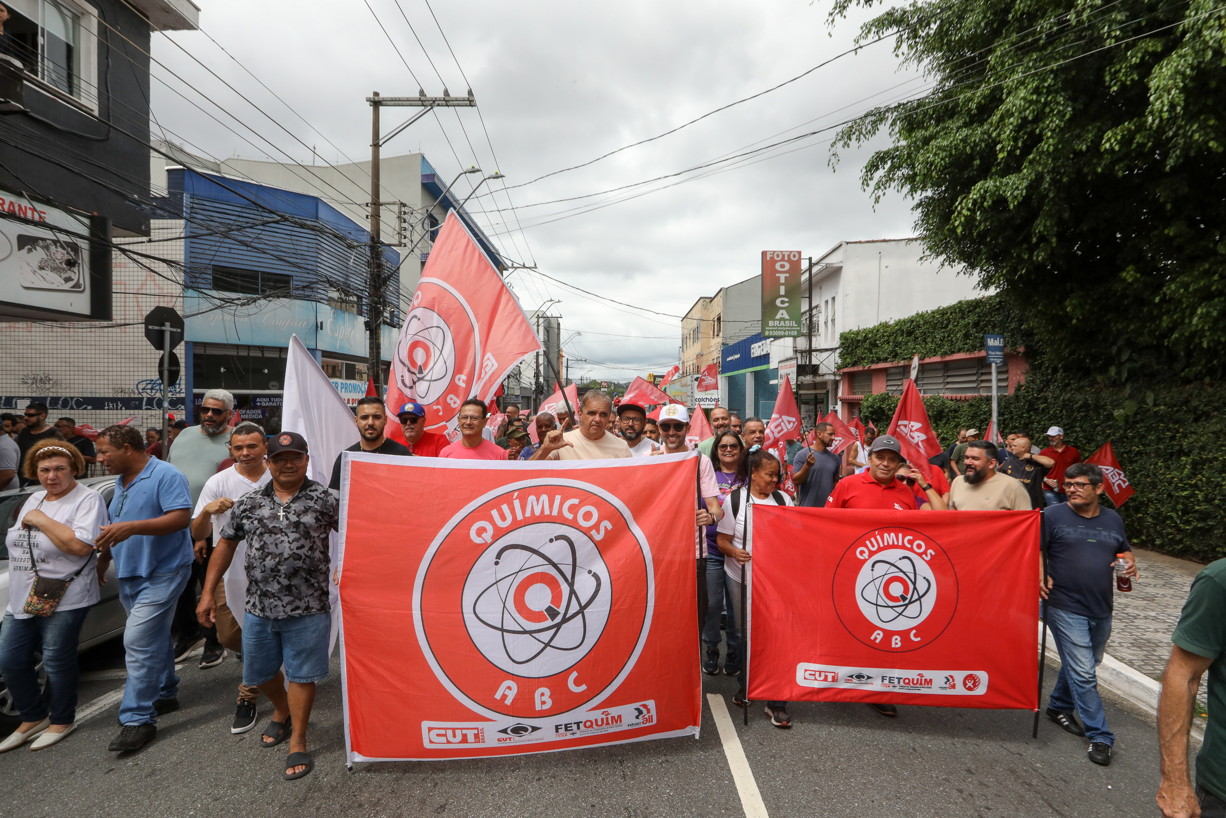 Ato em Defesa da Classe Trabalhadora para reivindicar um Brasil menos desigual e o respeito aos direitos de todos os trabalhadores concentração em frente o Sindicato dos Metalúrgicos e passeata na Rua Marechal Deodora no Centro de SBC. Fotos Dino Santos_14_03_2025.