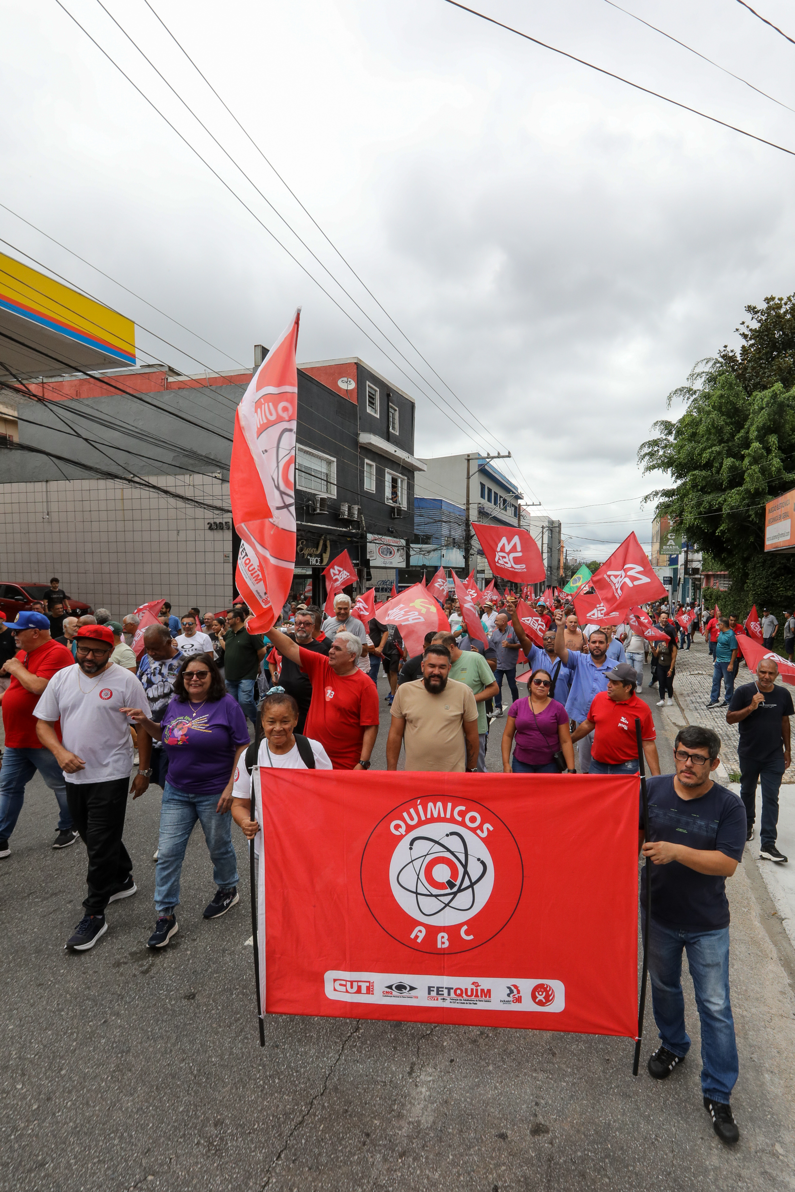 Ato em Defesa da Classe Trabalhadora para reivindicar um Brasil menos desigual e o respeito aos direitos de todos os trabalhadores concentração em frente o Sindicato dos Metalúrgicos e passeata na Rua Marechal Deodora no Centro de SBC. Fotos Dino Santos_14_03_2025.